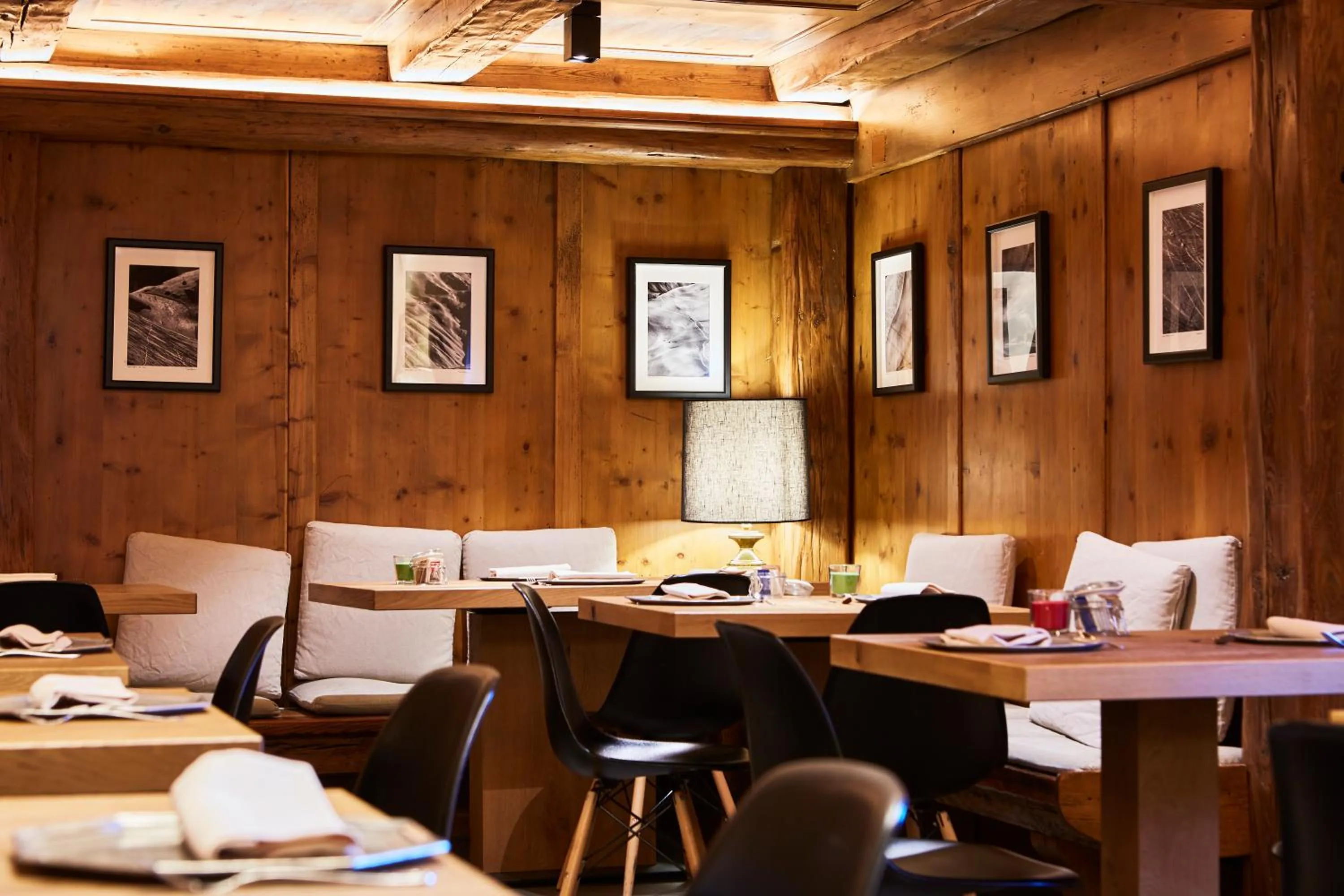 Restaurant/Places to Eat in Hotel Europa