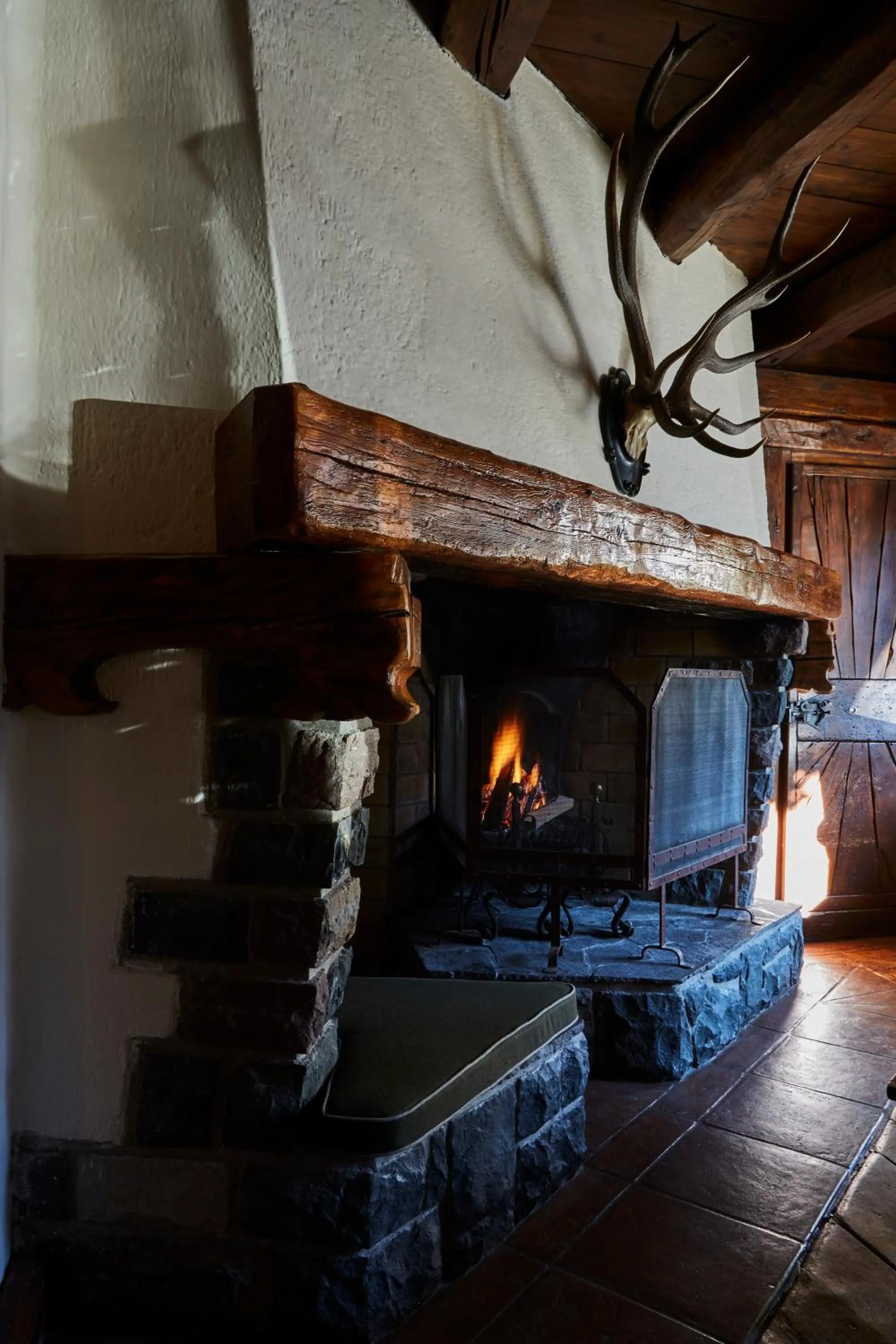 Communal lounge/ TV room, BBQ Facilities in Hotel Europa