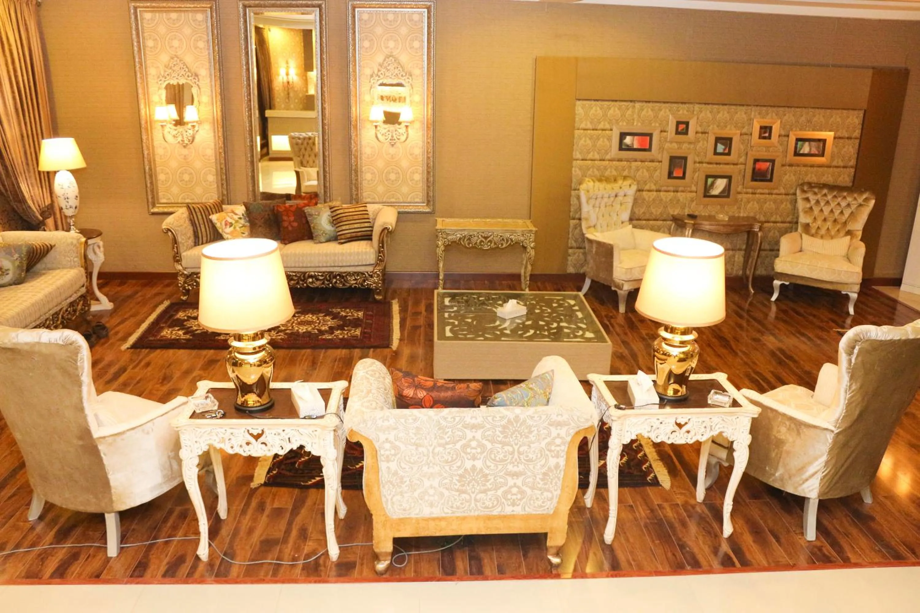 Shelton Rezidor Swat