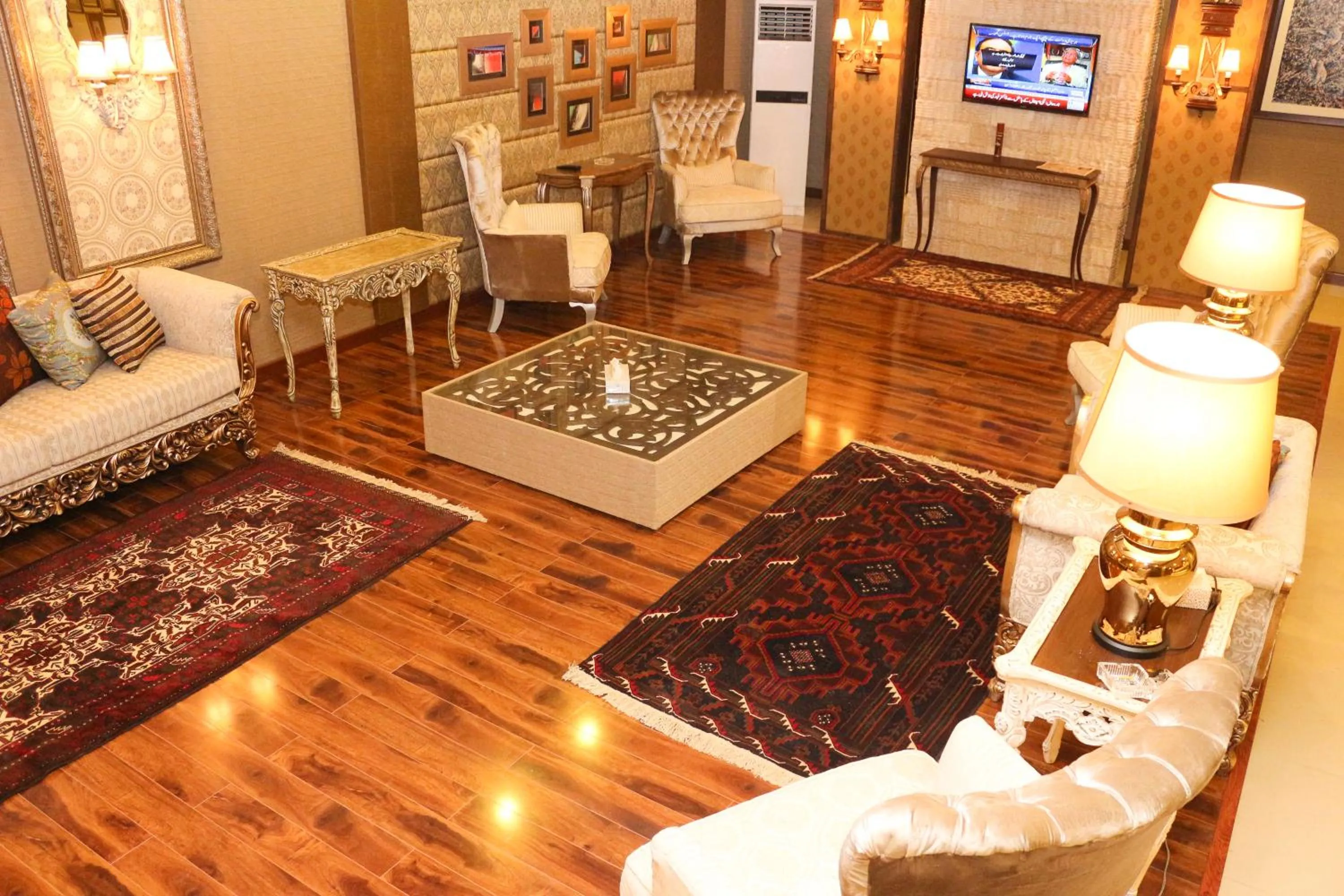 Shelton Rezidor Swat