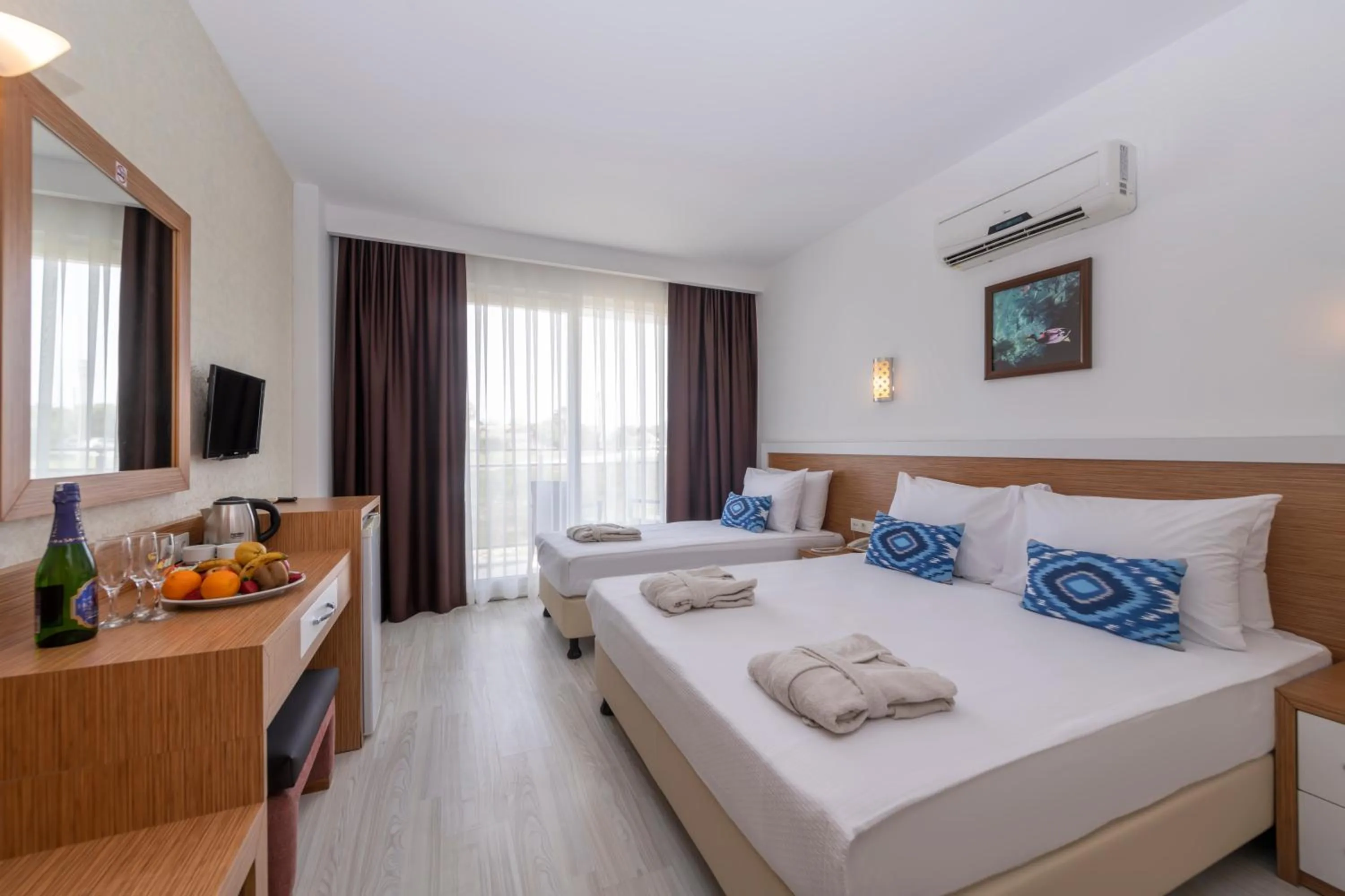 Shower, Bed in A Hotel Side