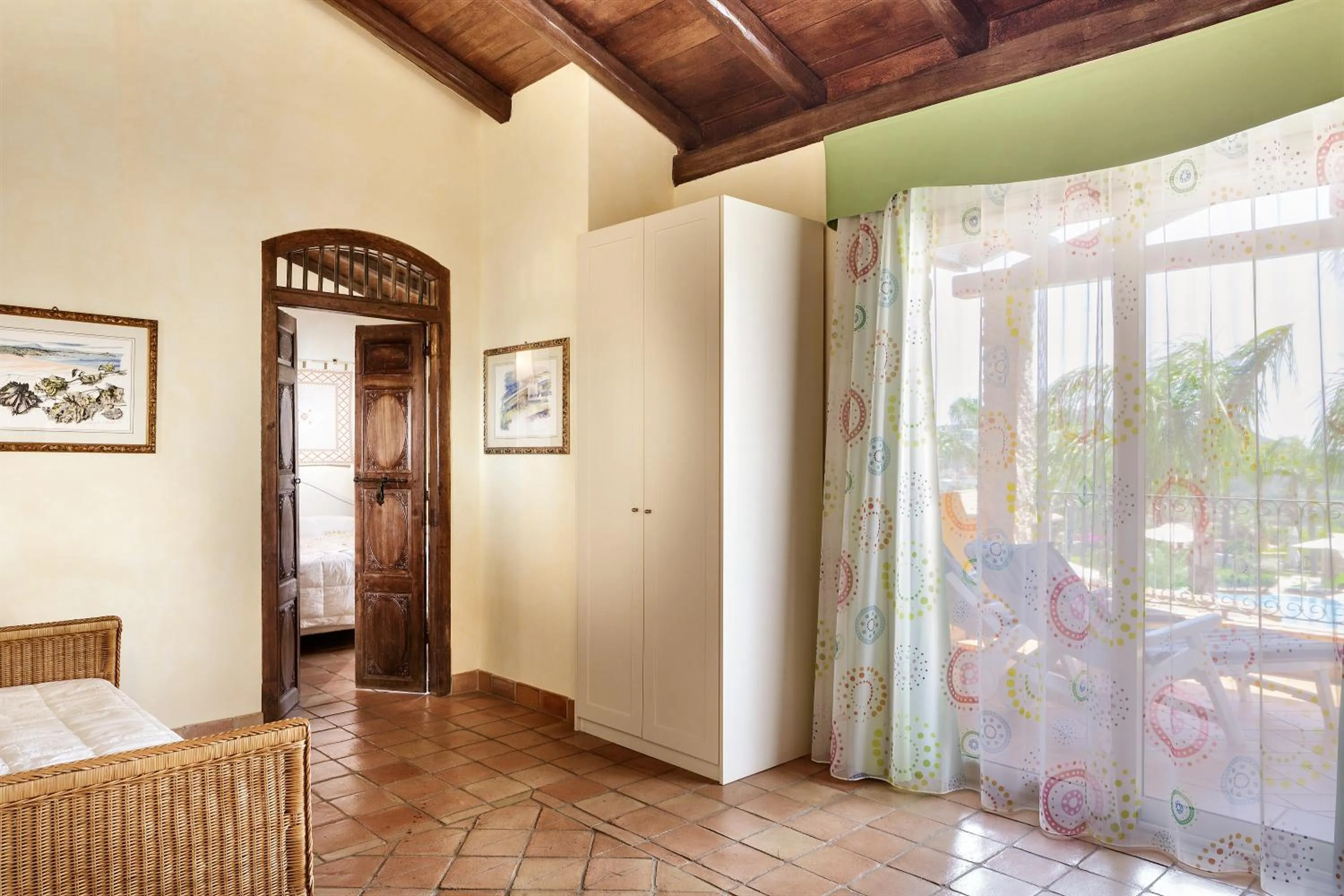 Living room, Bed in Cruccùris Resort - Adults Only