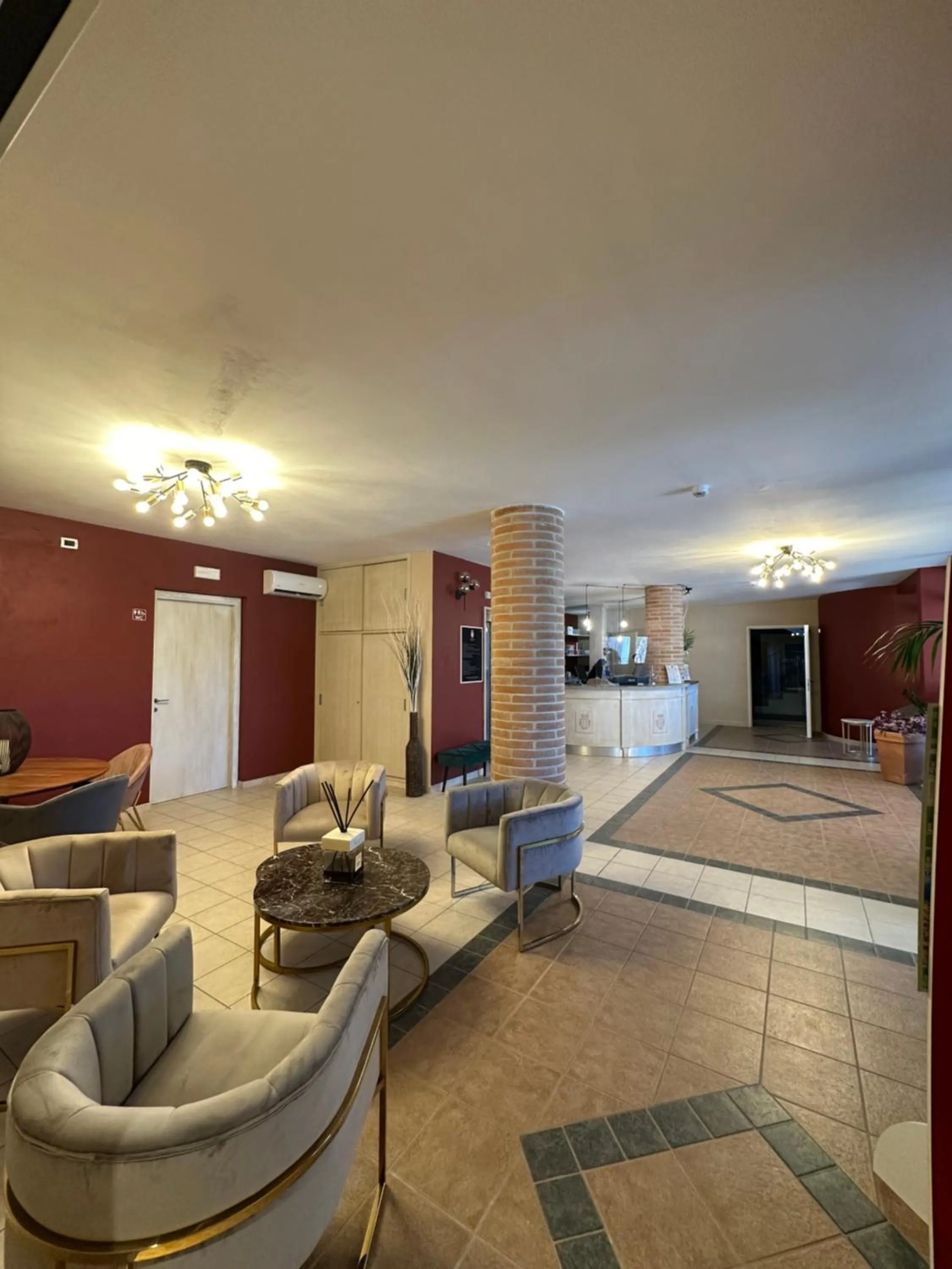 Lobby or reception in Le Residenze di Santa Costanza - Le Dimore