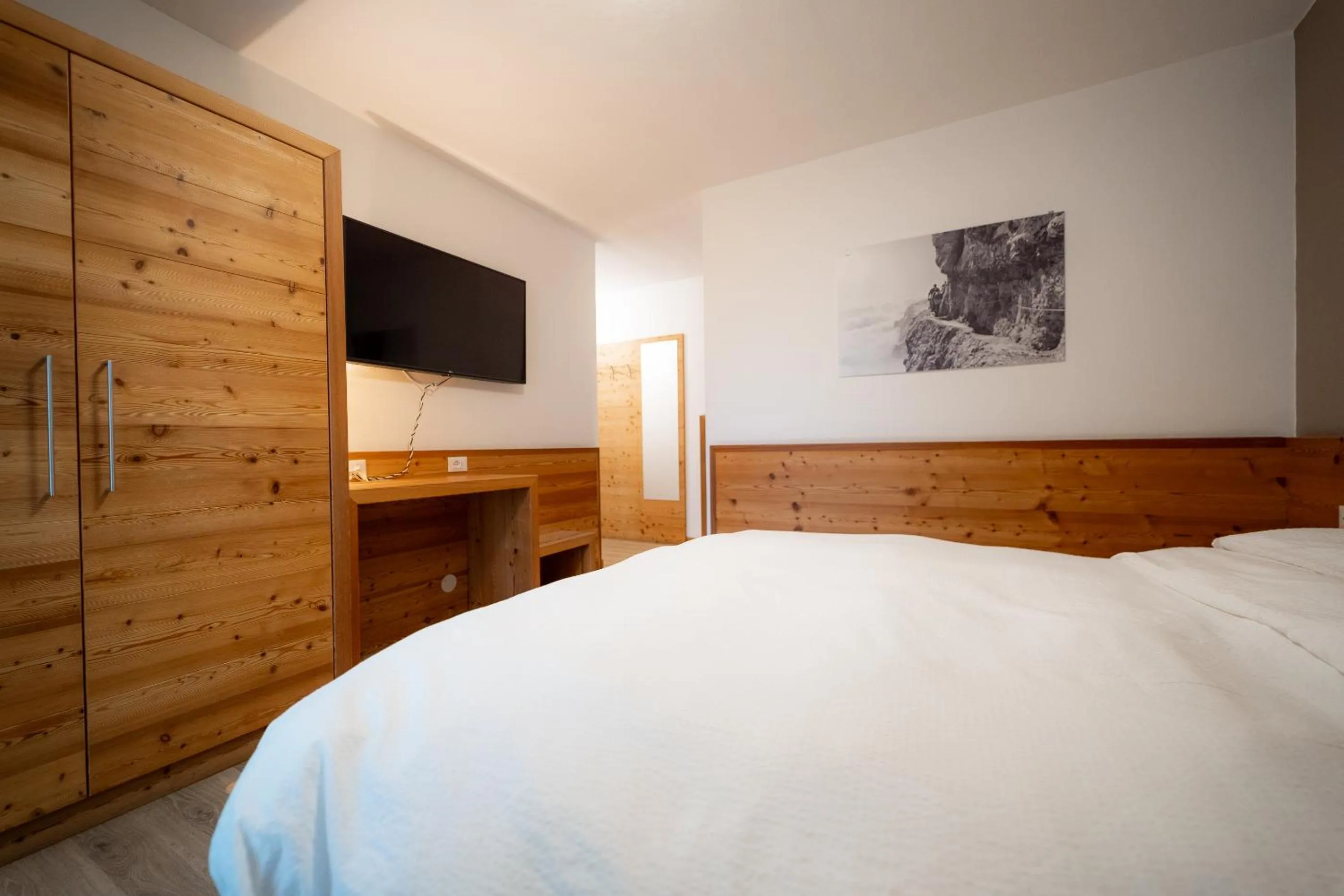 Bed in Hotel Garni Arnica ***S