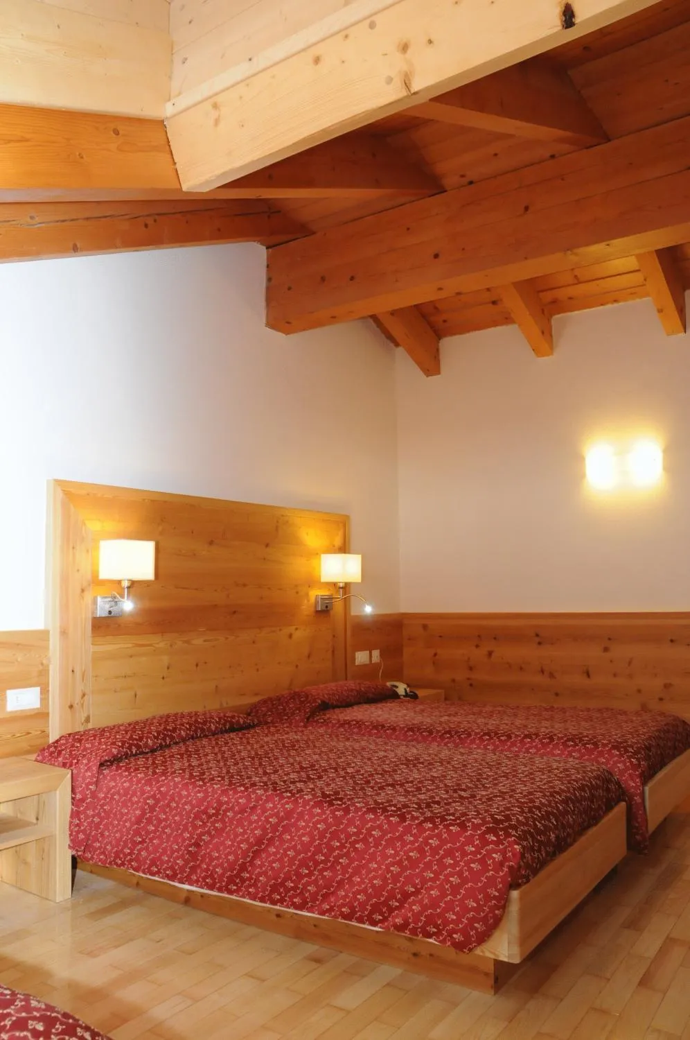 Bed in Hotel Garni Arnica ***S