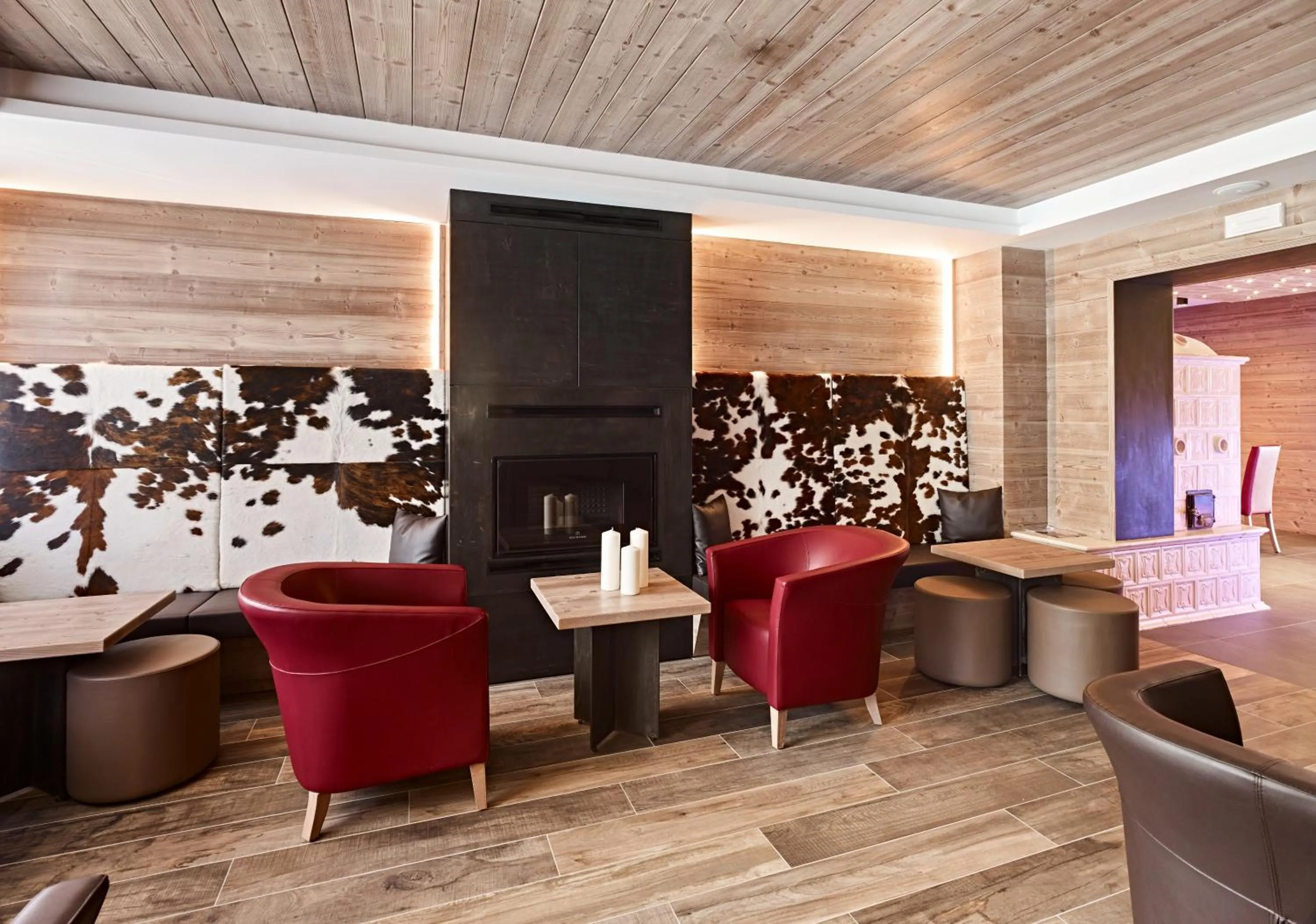 Communal lounge/ TV room in Hotel Garni Arnica ***S