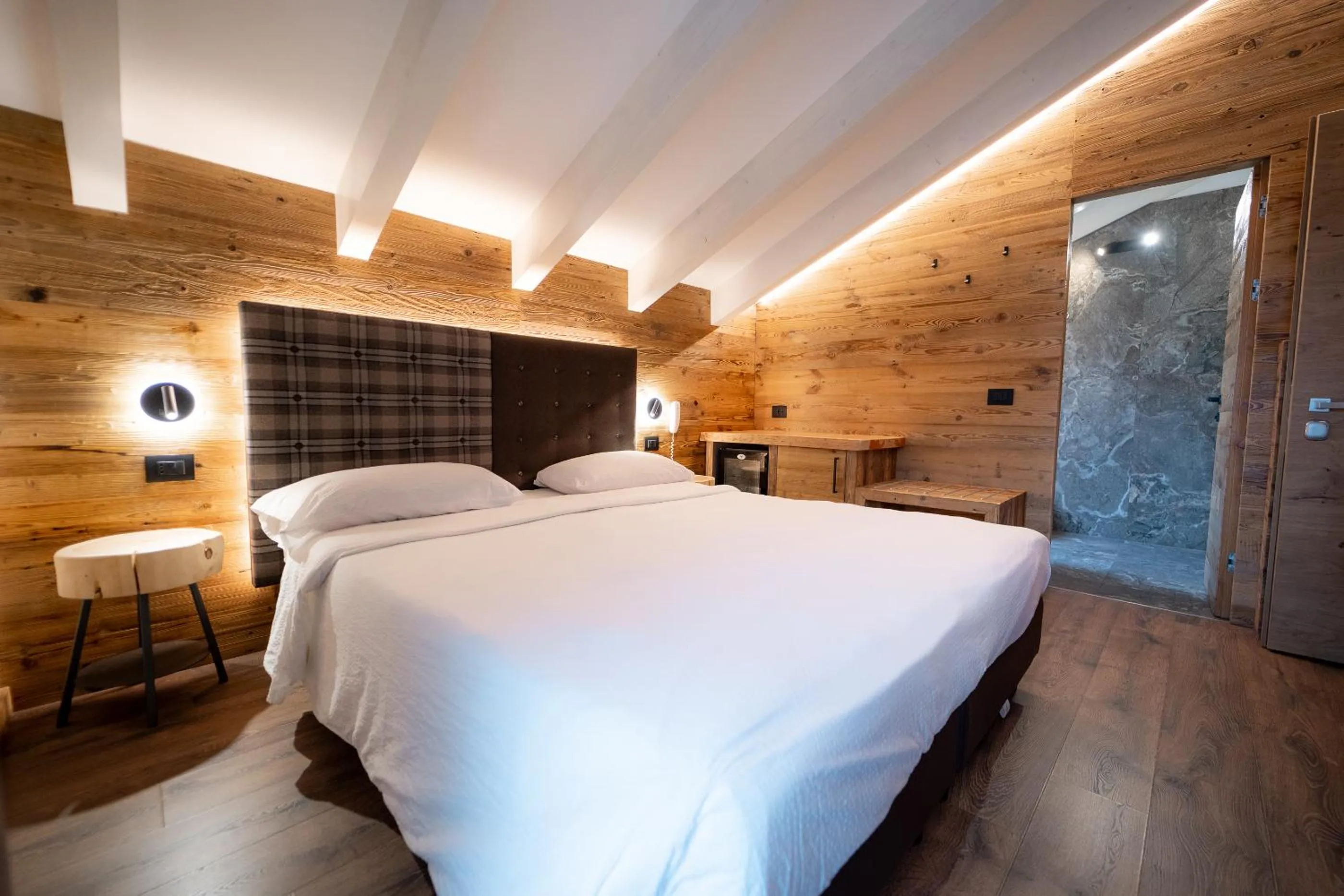 Bed in Hotel Garni Arnica ***S