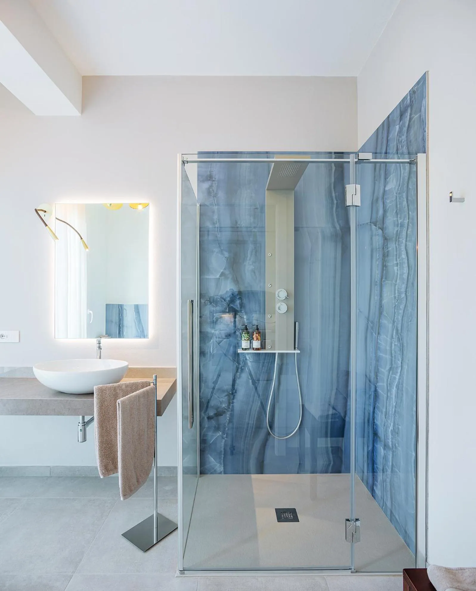 Shower in Hotel Corallo