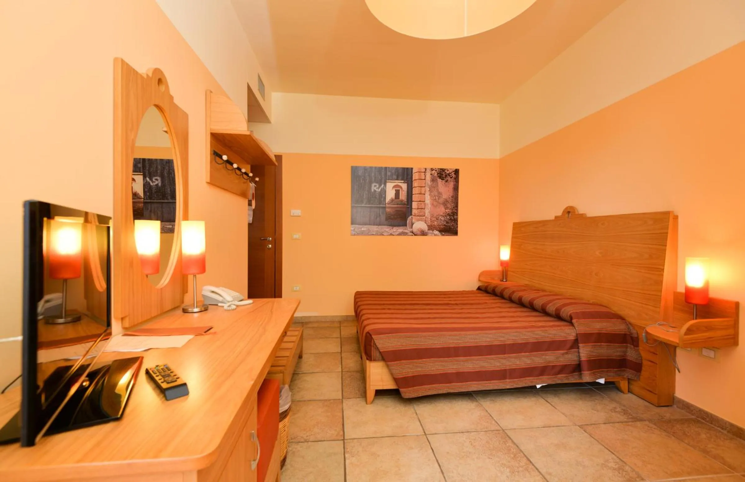 TV and multimedia in Il Tabacchificio Hotel