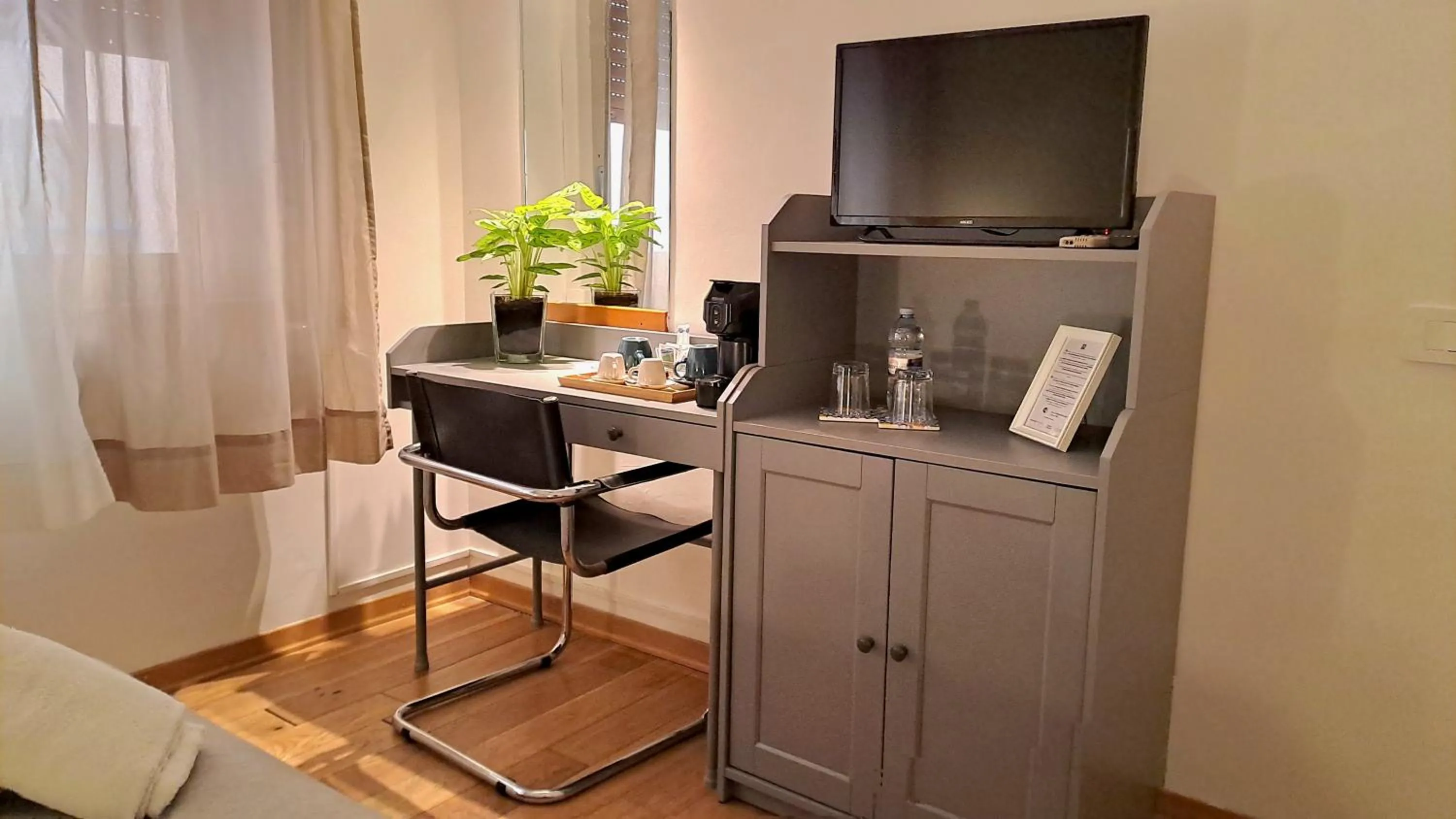 Bedroom in Hotel Del Viale