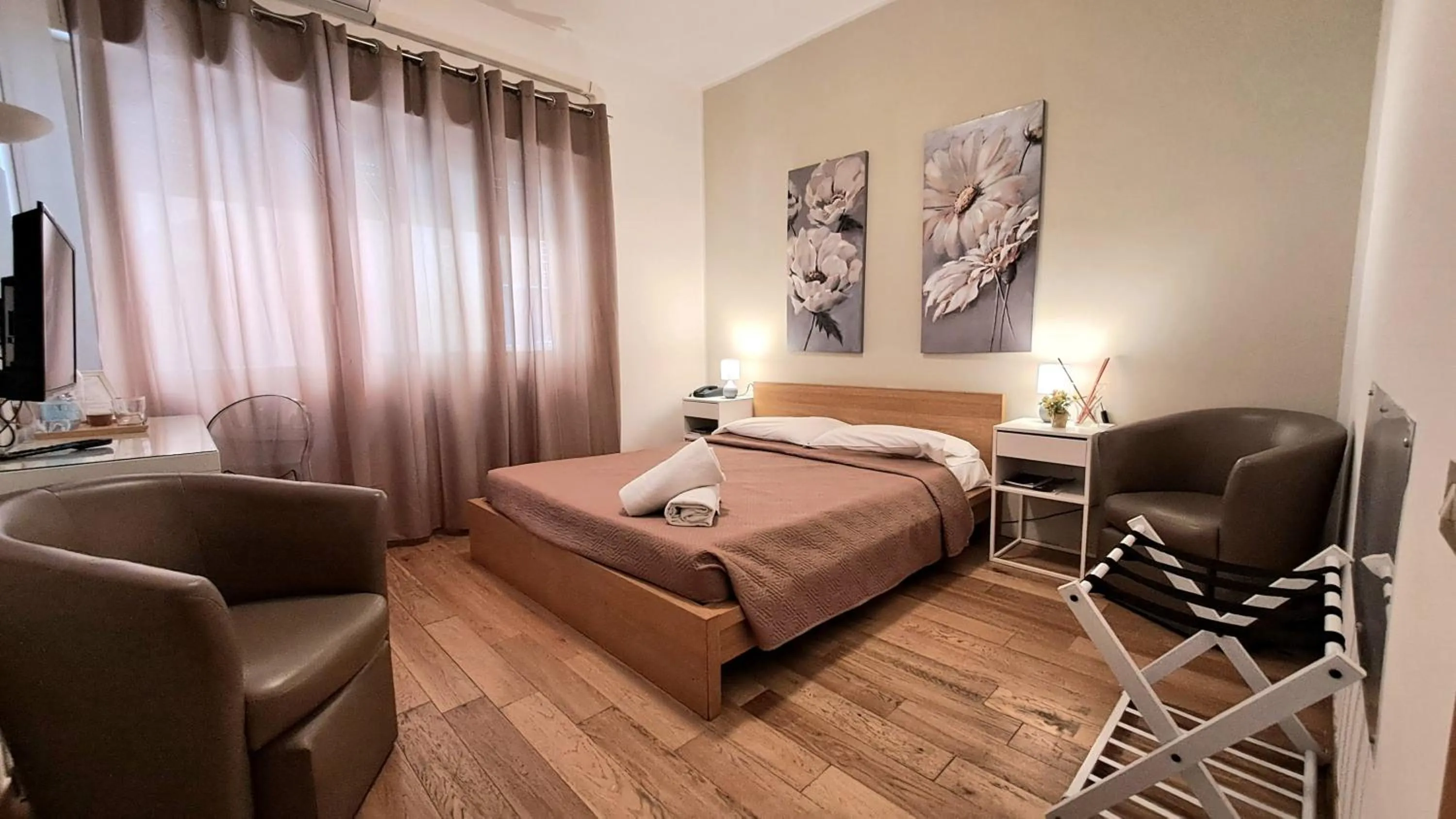 Photo of the whole room, Bed in Hotel Del Viale