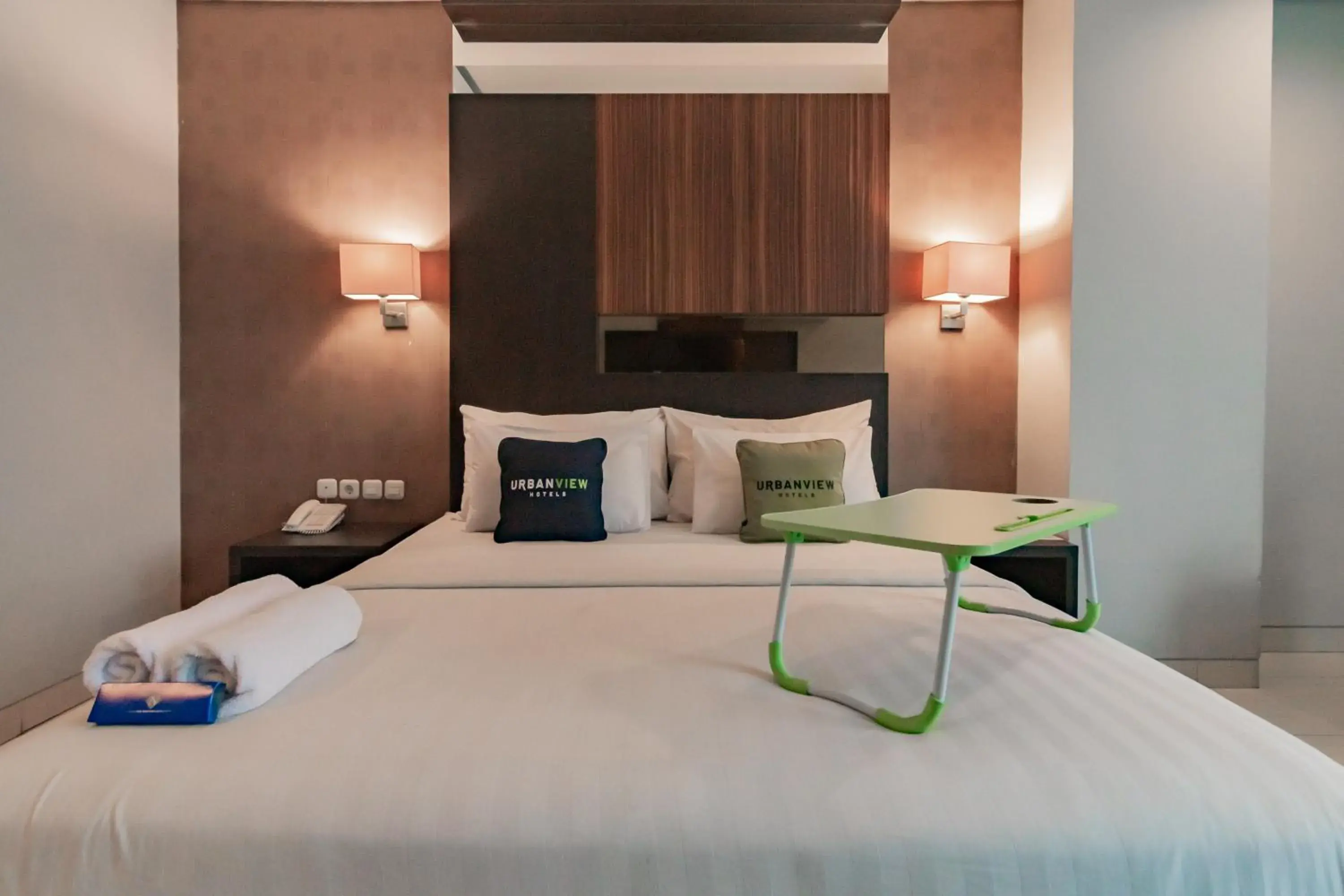 Bedroom, Bed in Urbanview Hotel Newton Riau Bandung by RedDoorz Bedroom, Bed in Urbanview Hotel Newton Riau Bandung by RedDoorz