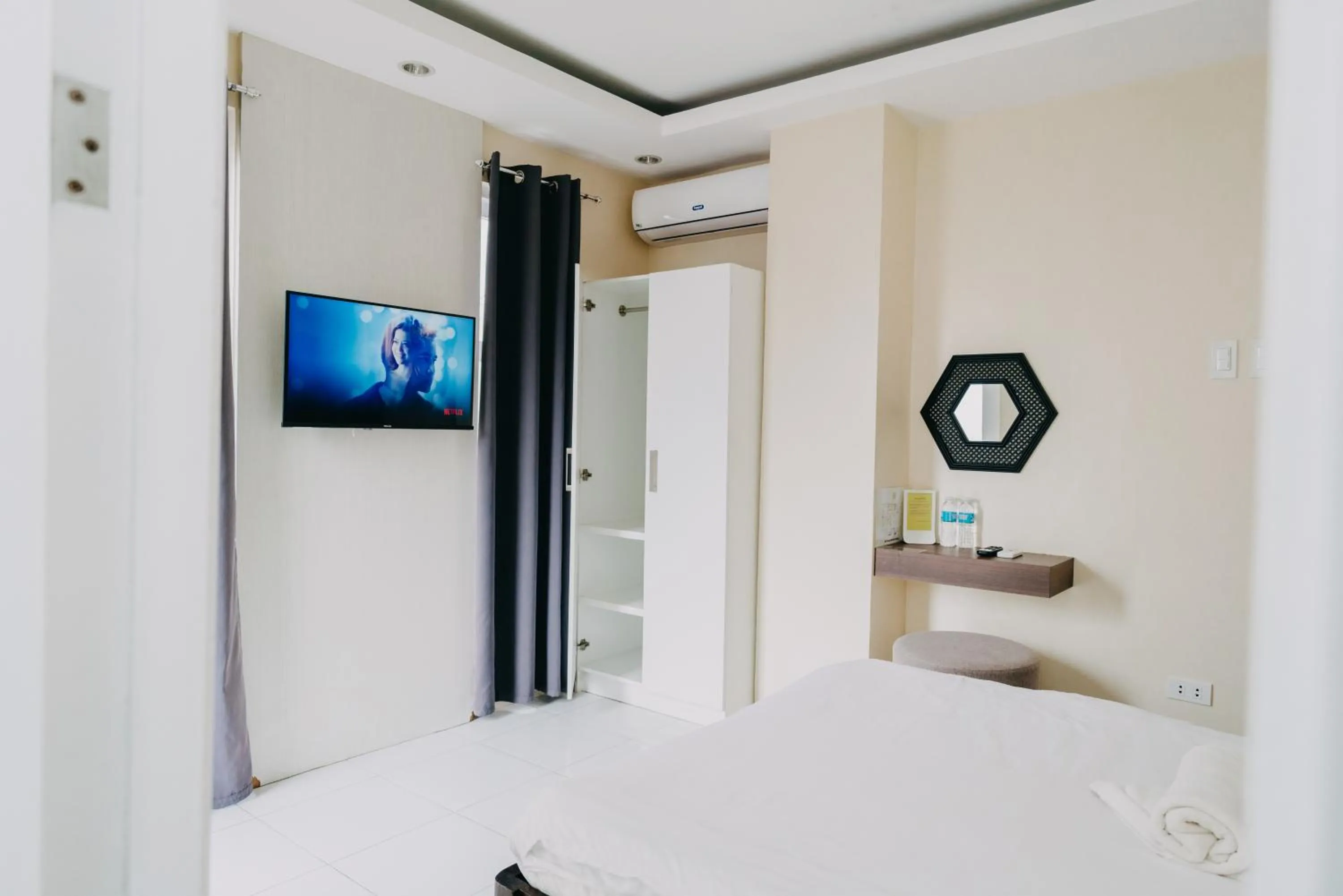 Bed in Nine Balconies Island Stay