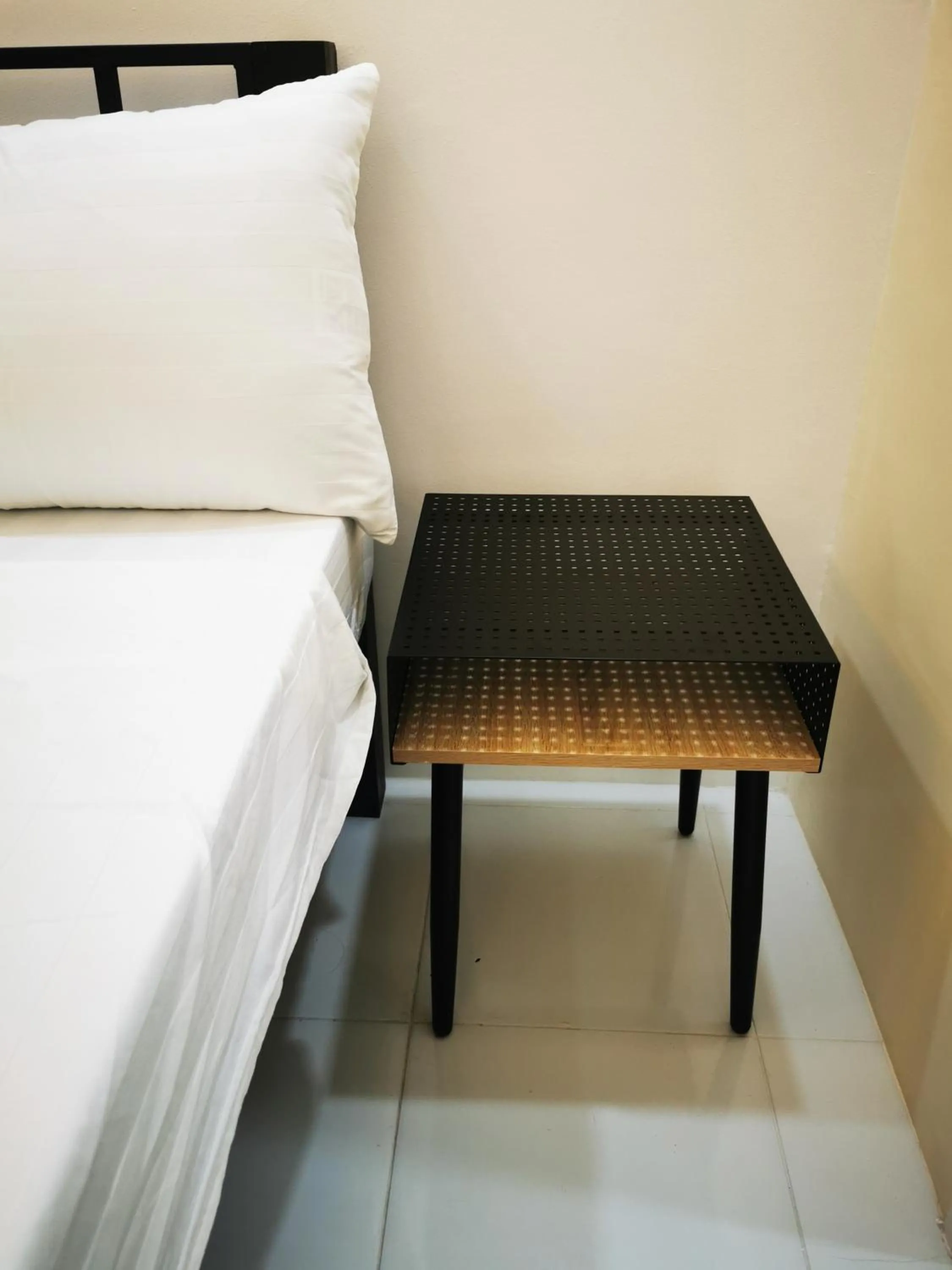 Decorative detail, Bed in Nine Balconies Island Stay