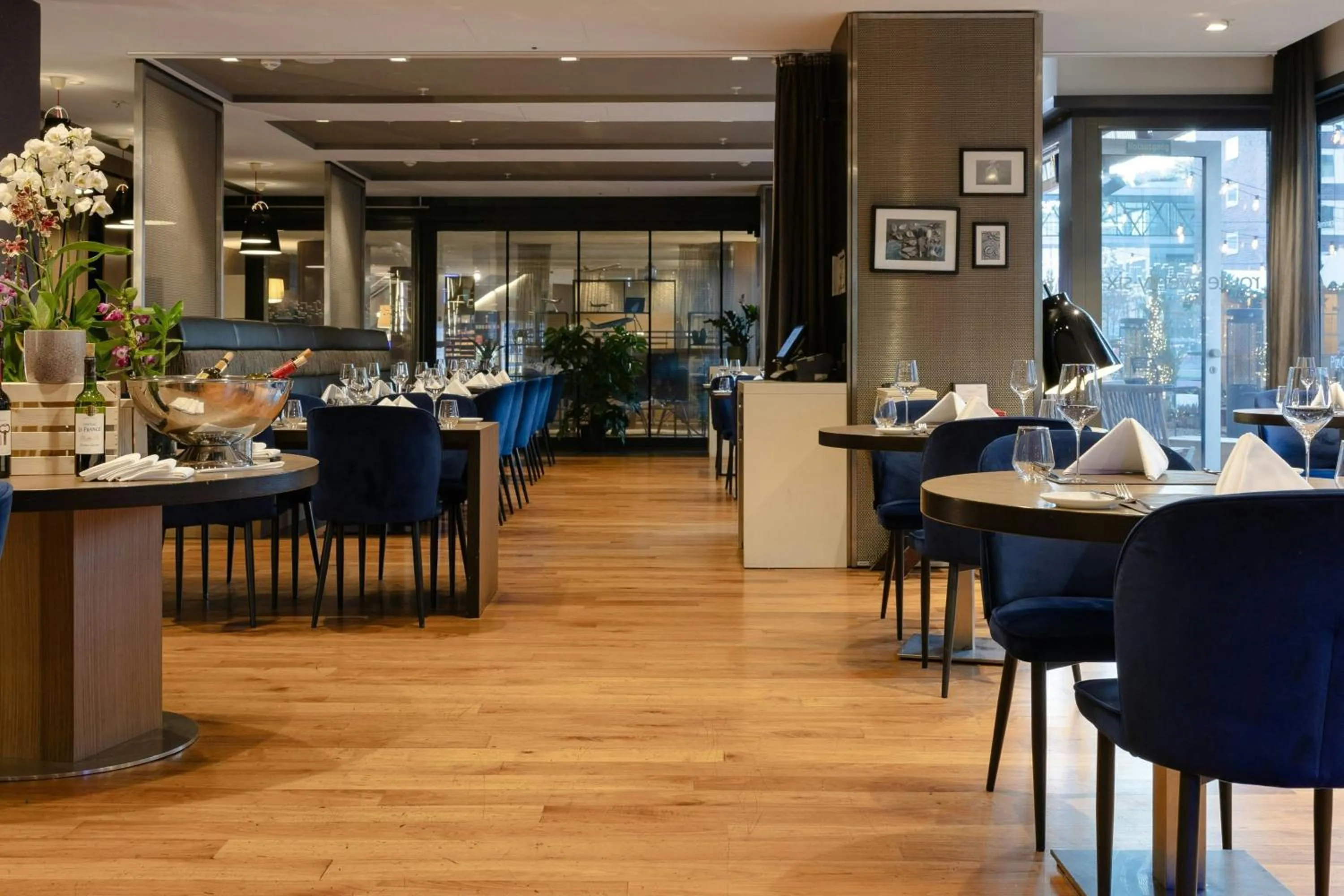 Restaurant/places to eat in Sheraton Zürich Hotel