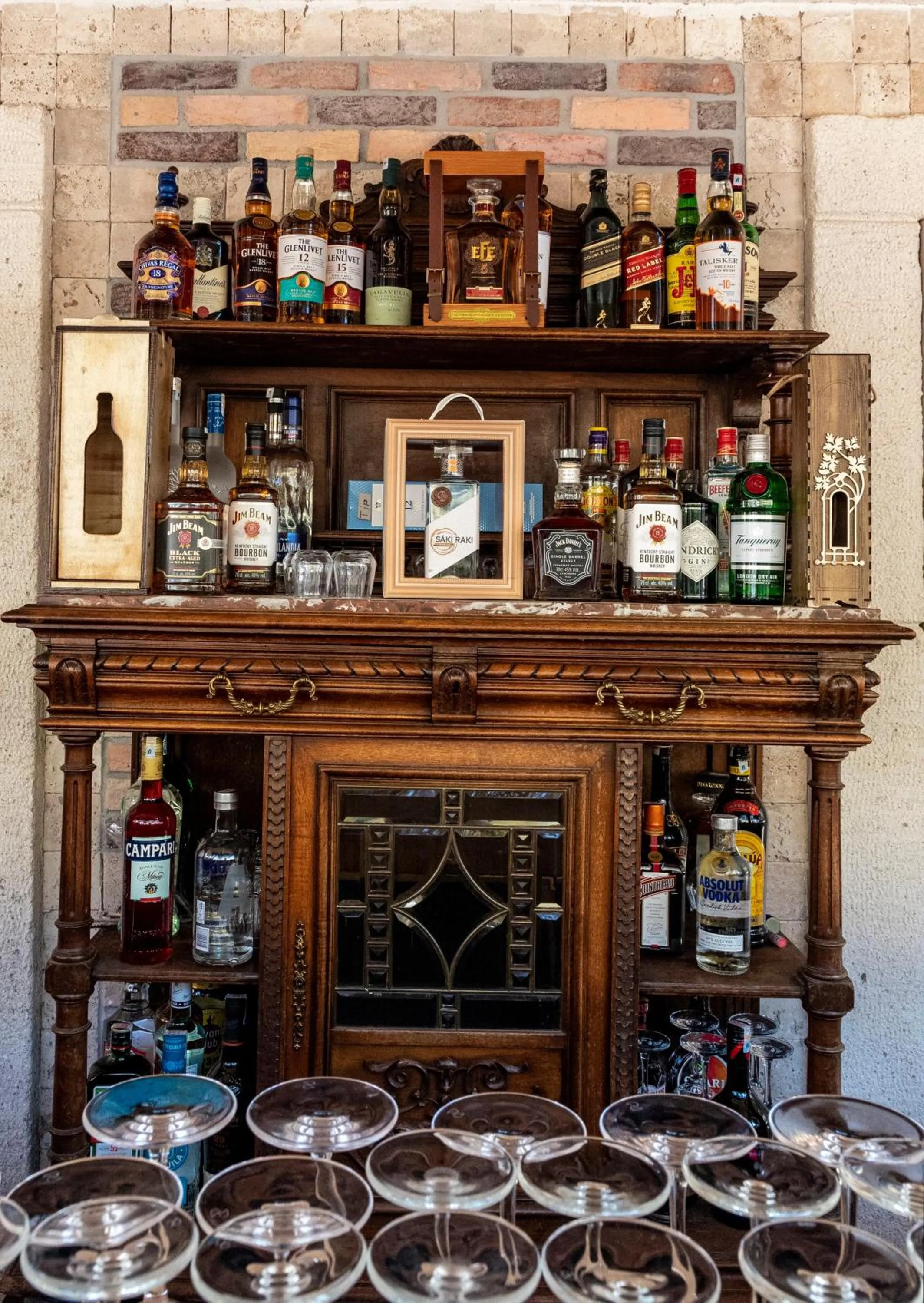 Lounge or bar in WOO Town Suites