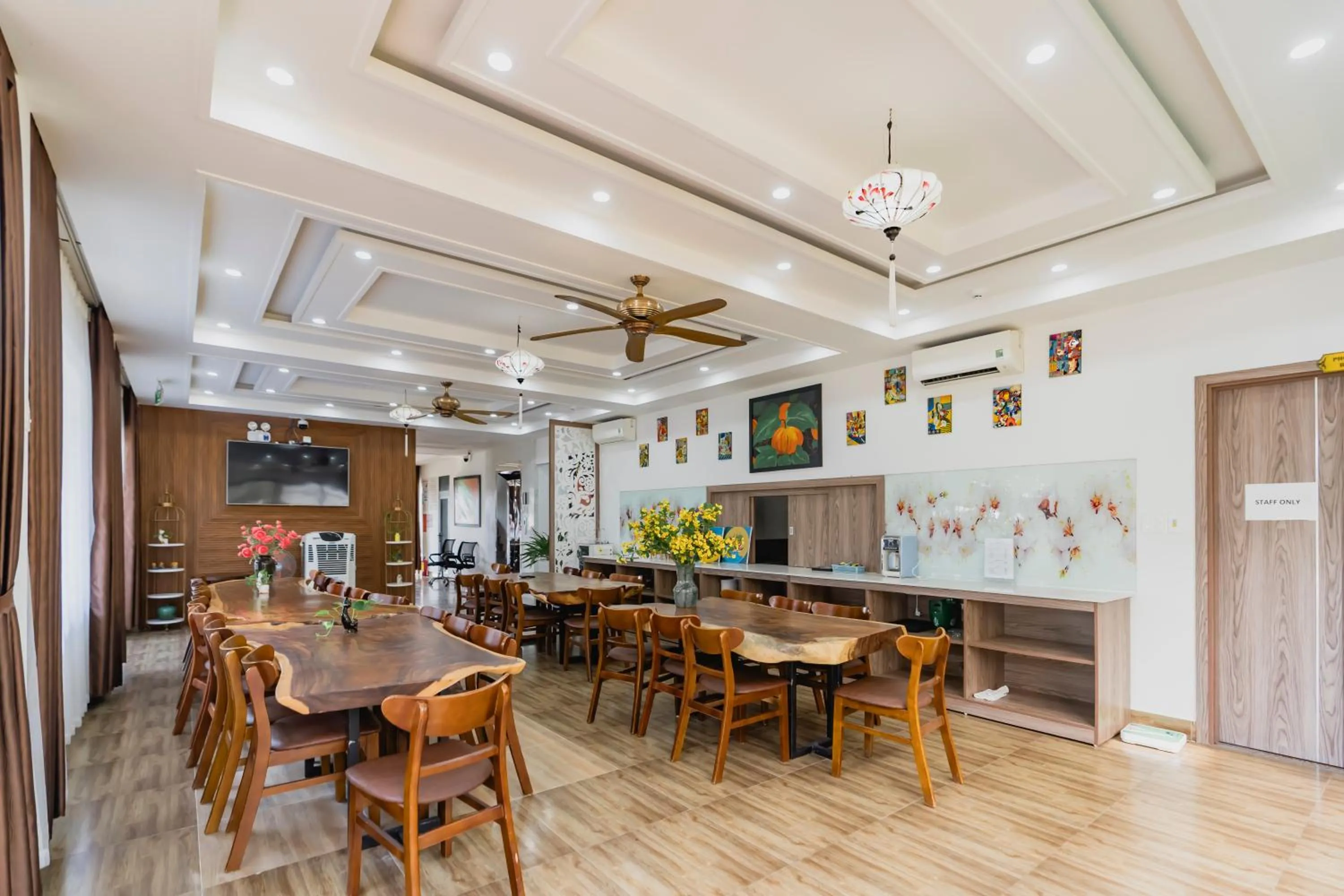 Restaurant/places to eat in 1 Stop ViVi An Bang Beach Hoi An Hotel