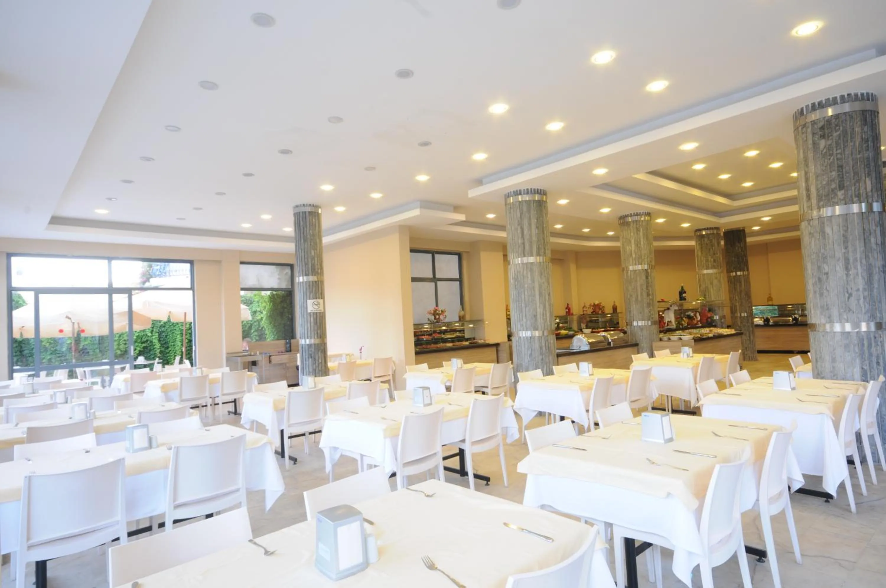 Restaurant/places to eat in Sonnen Hotel