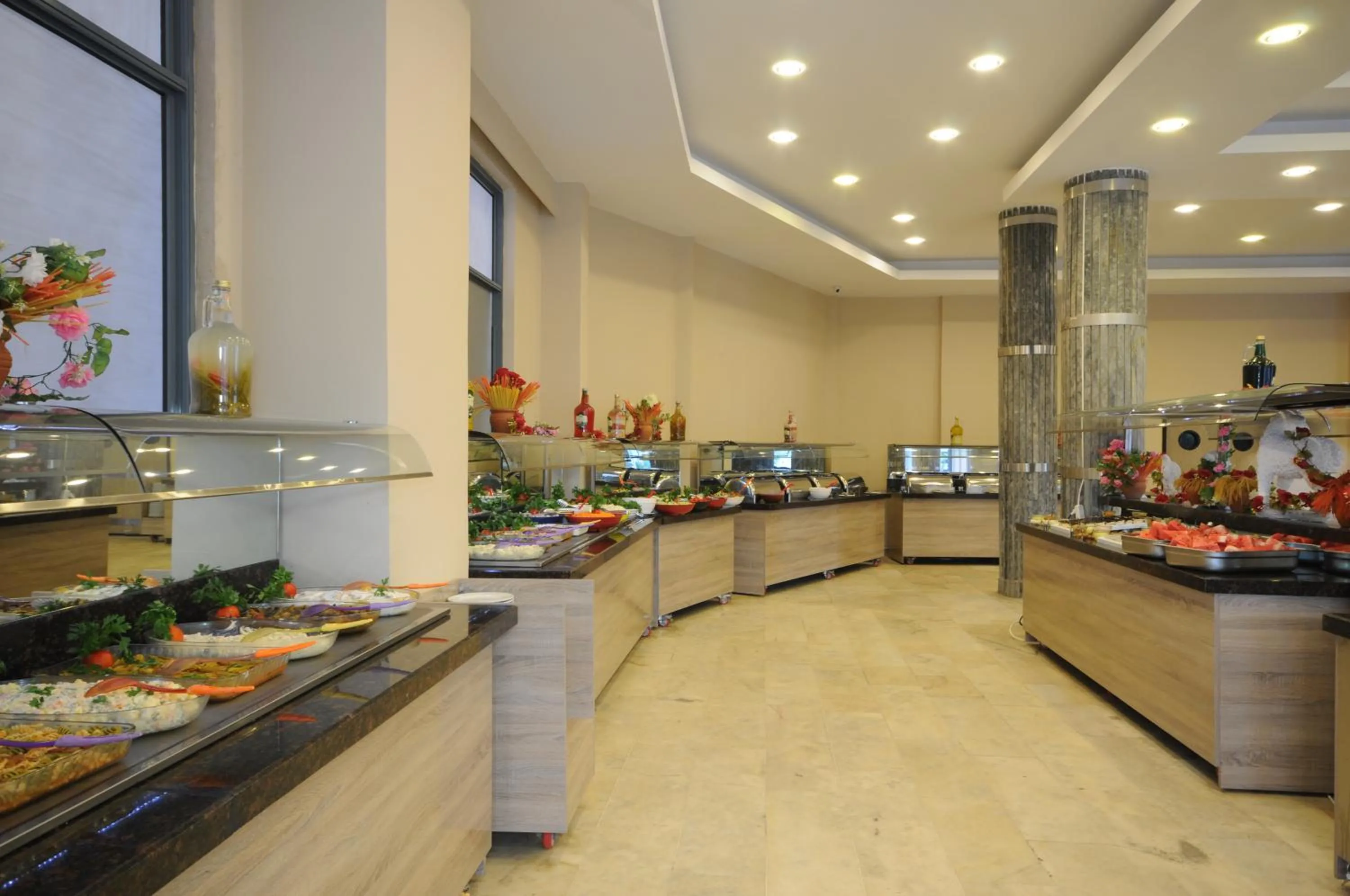 Restaurant/places to eat in Sonnen Hotel