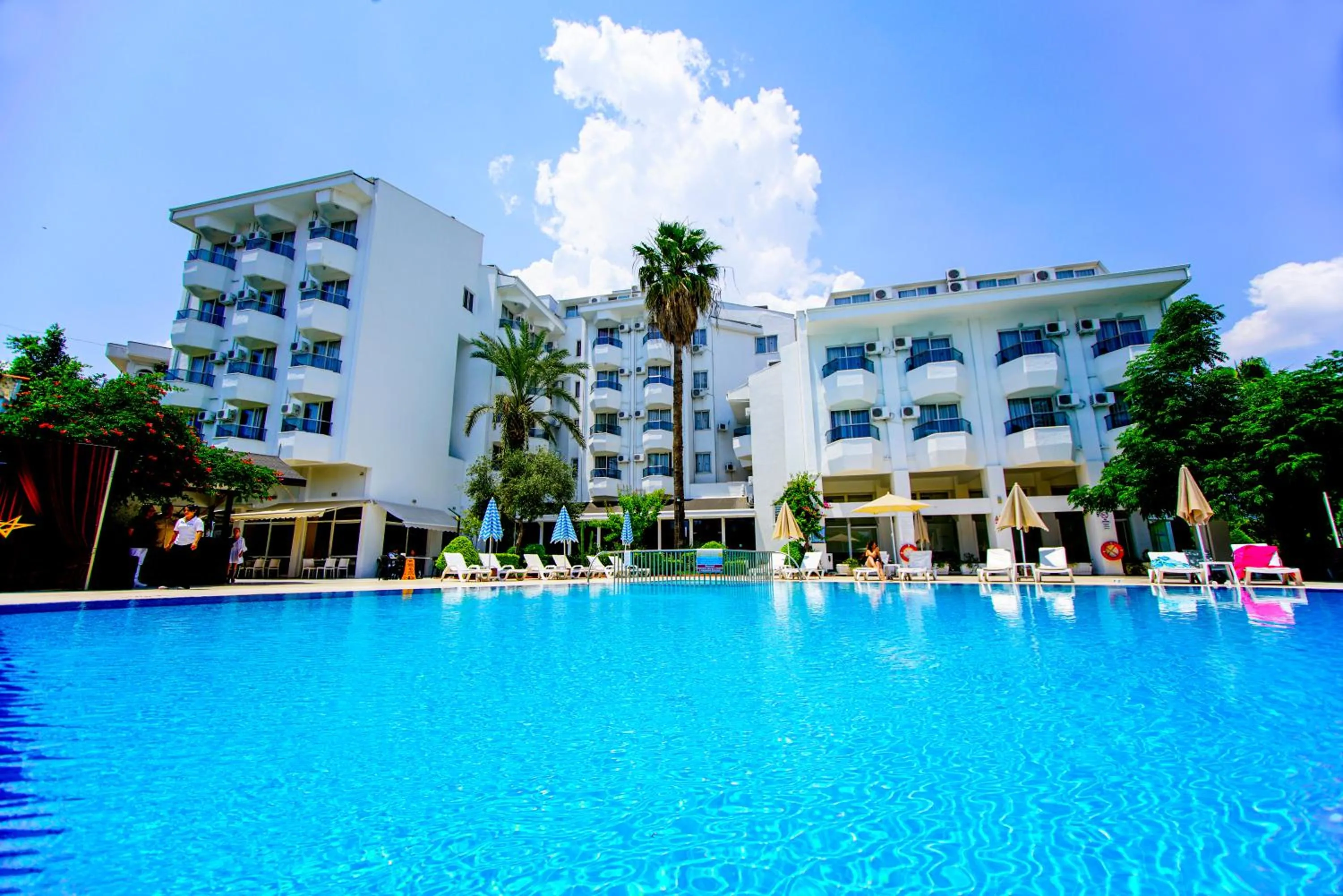 Pool view in Sonnen Hotel