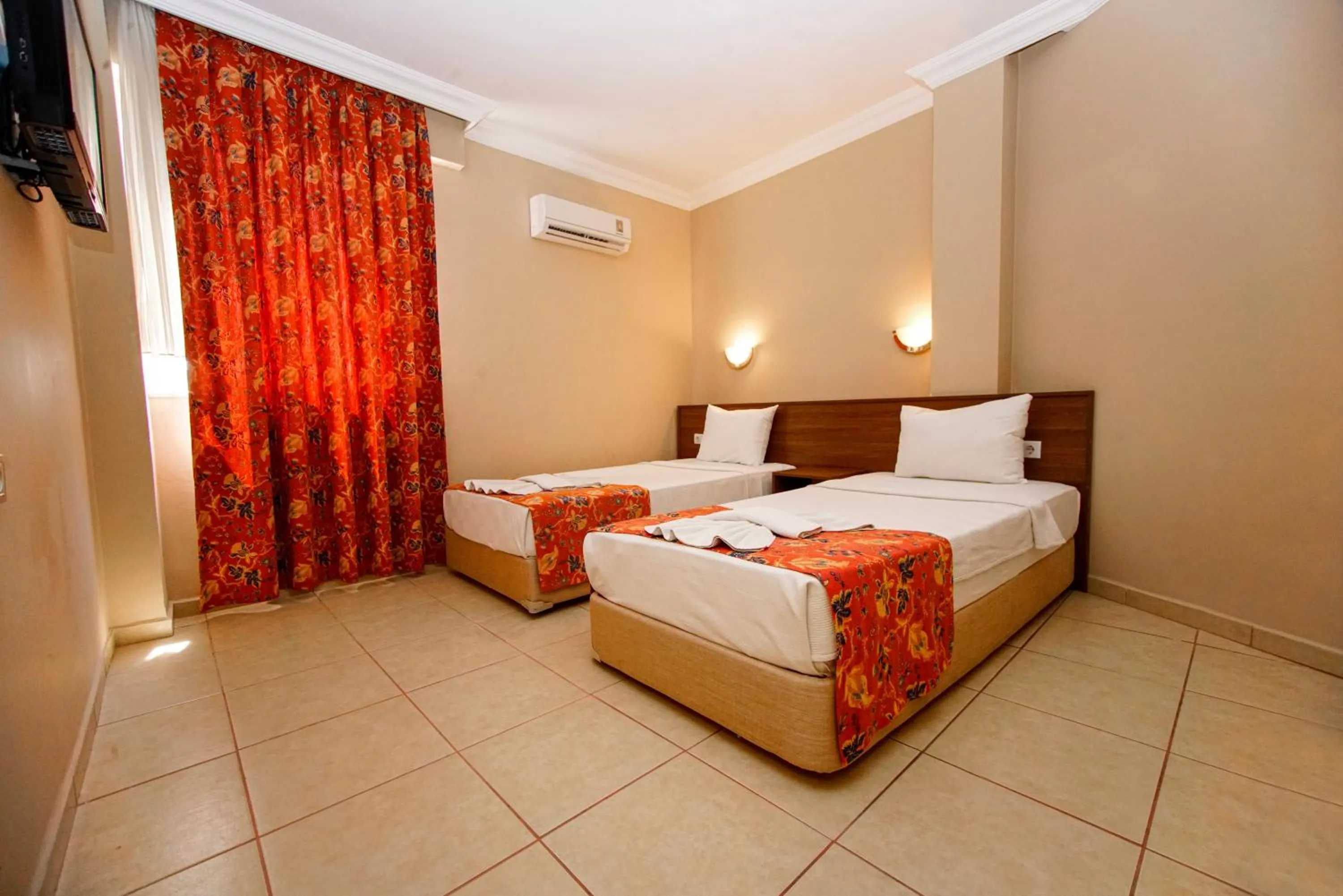 Bedroom, Bed in Sonnen Hotel