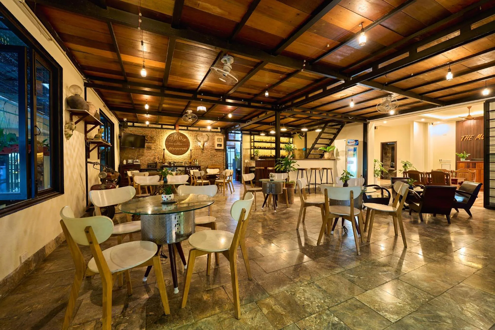 Restaurant/places to eat in The Muse House