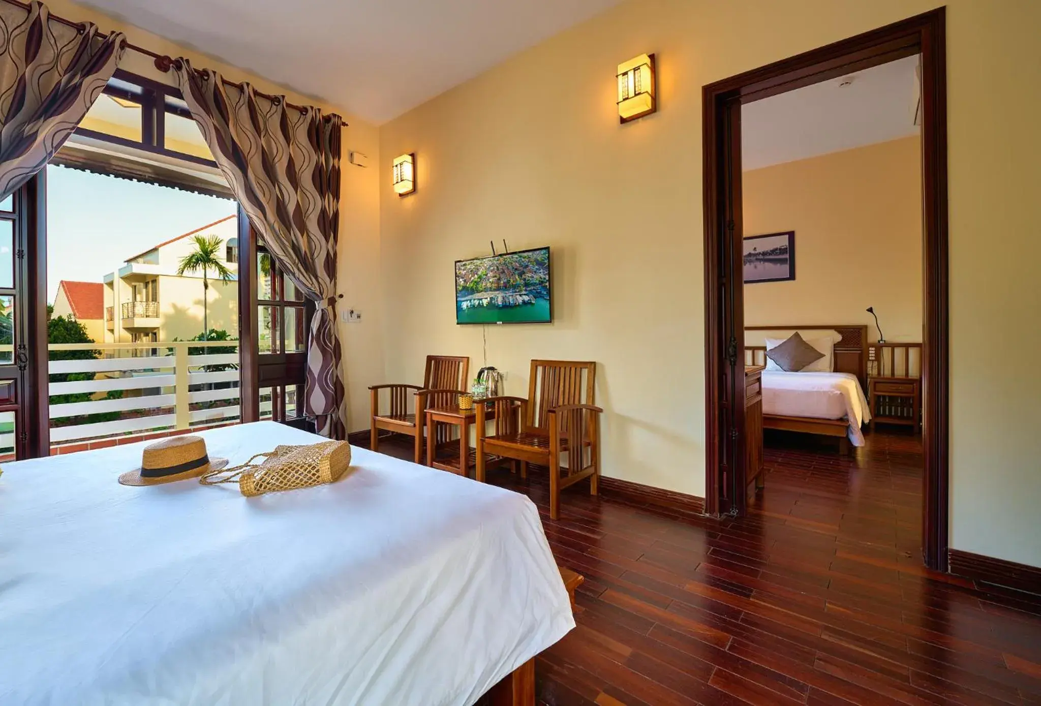 Family Suite in The Muse House Family Suite in The Muse House