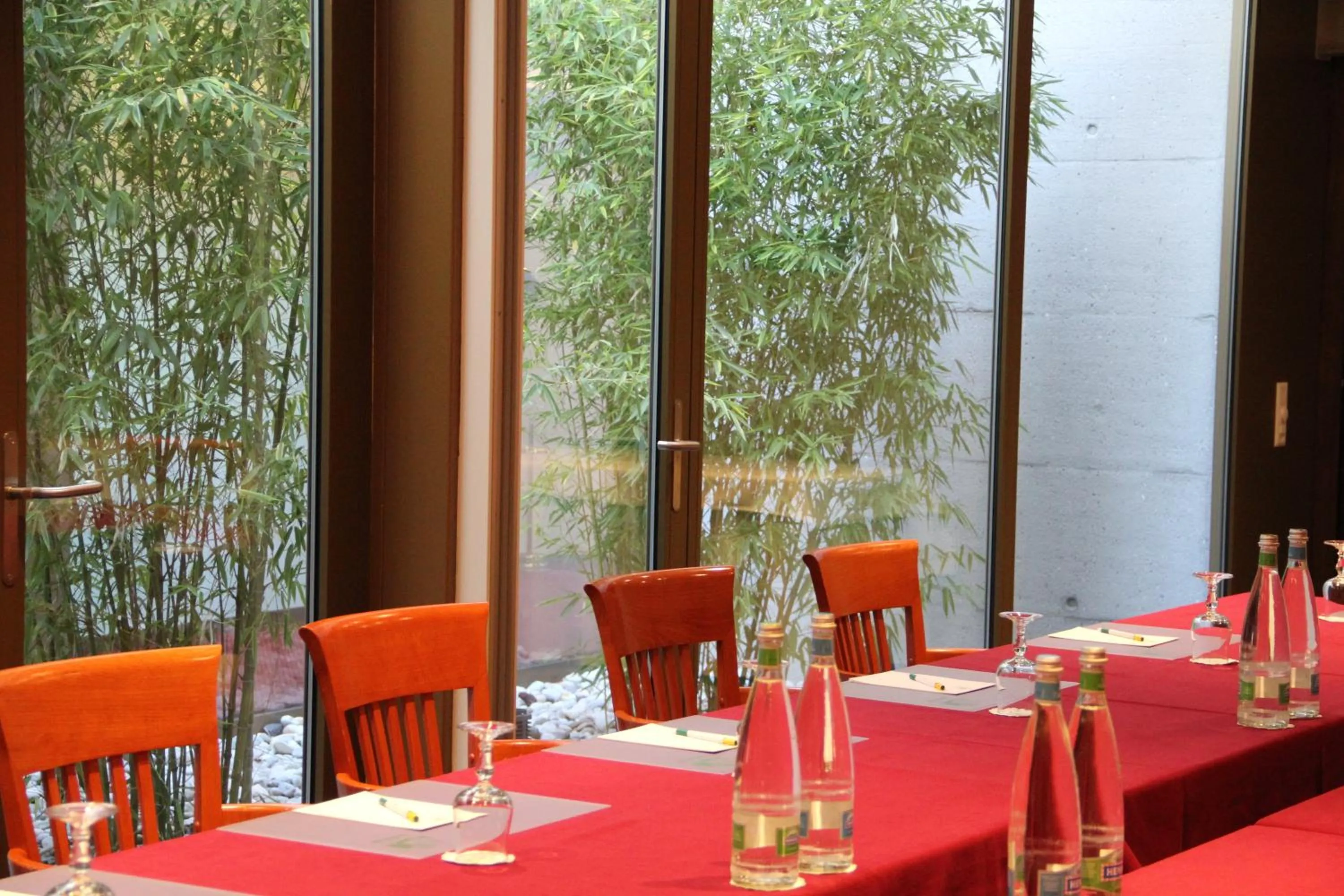 Business facilities in Hôtel Bon Rivage