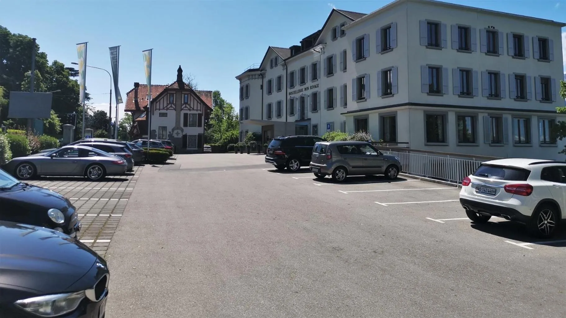 Street view in Hôtel Bon Rivage