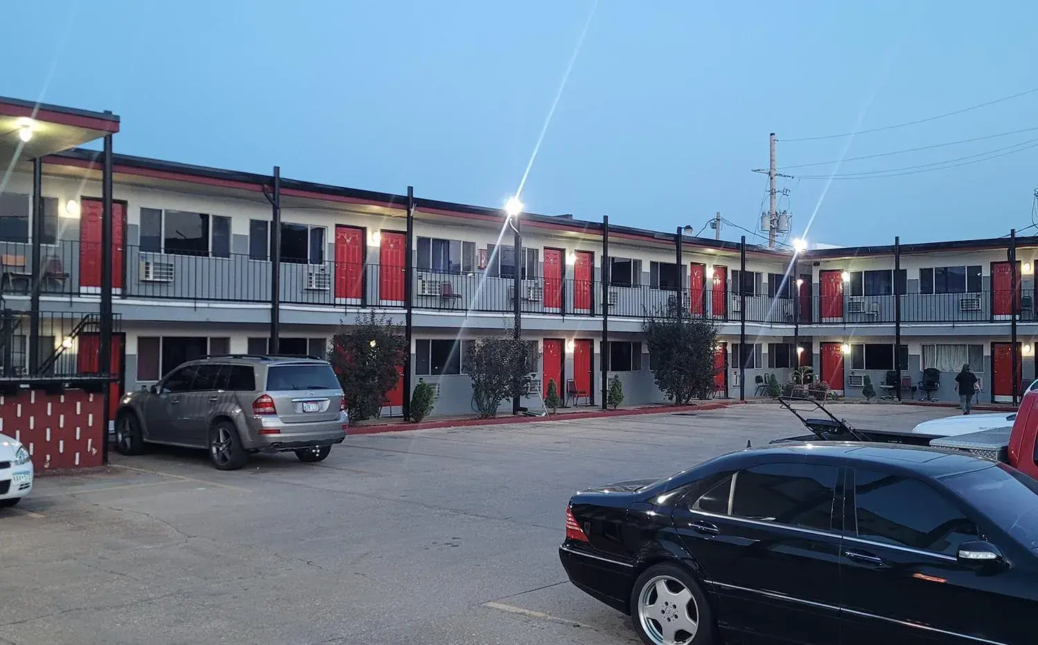 Property building in Sky-Palace Inn & Suites Hutchinson Property building in Sky-Palace Inn & Suites Hutchinson