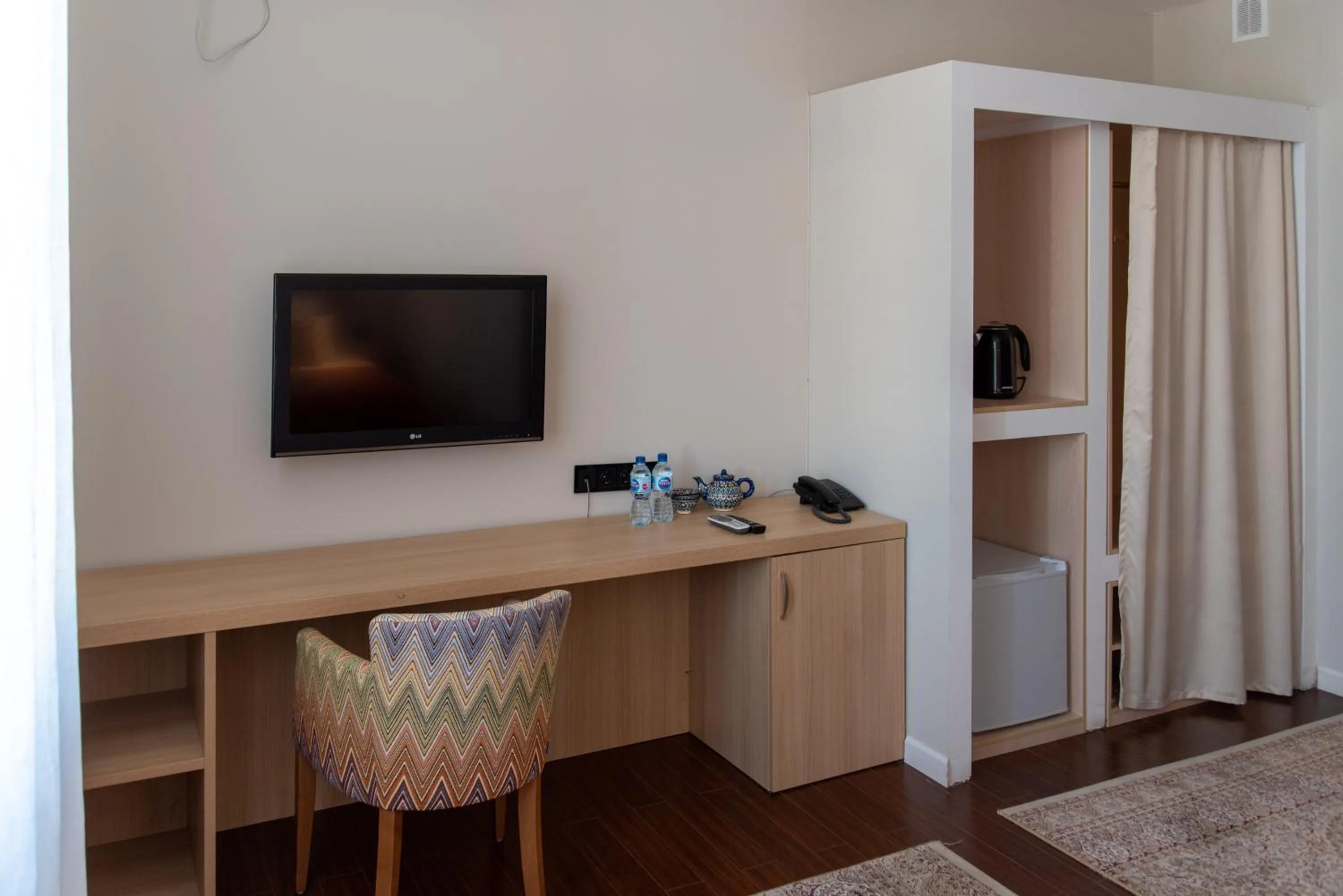 TV and multimedia in Hotel Jipek Joli