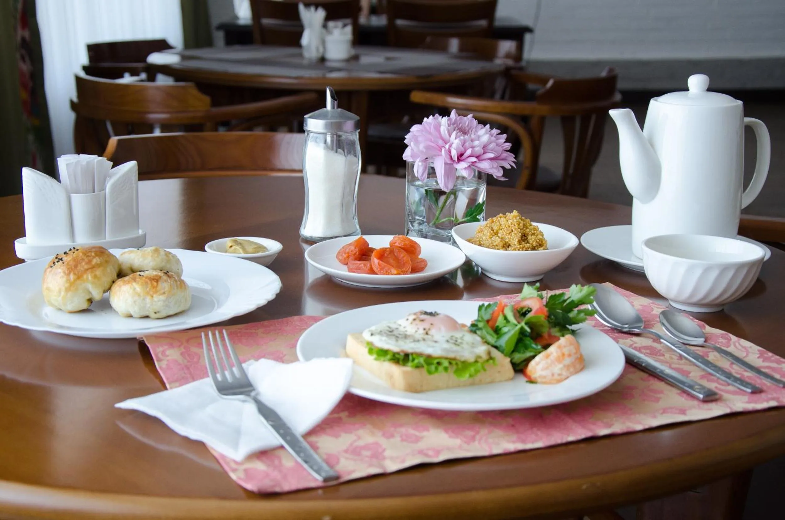 Breakfast in Hotel Jipek Joli