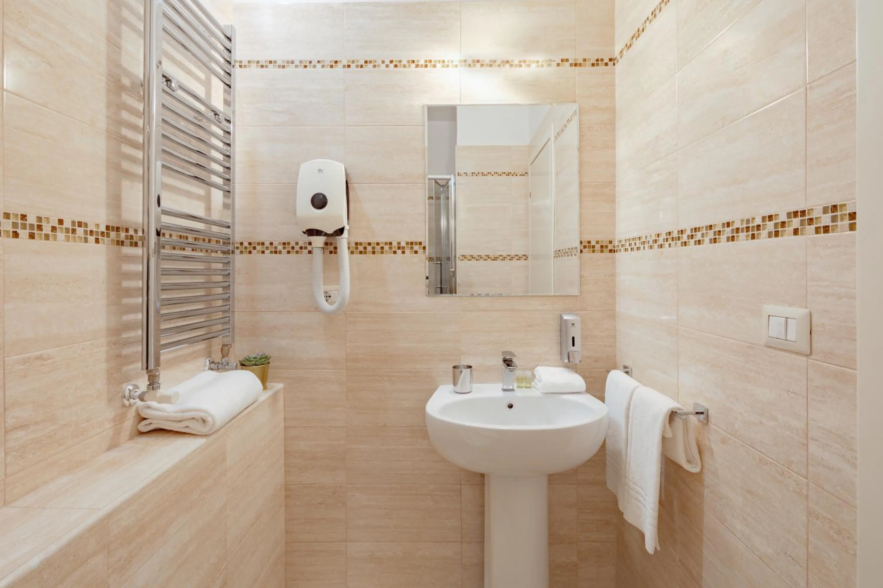 Bathroom in Dante's in Vaticano