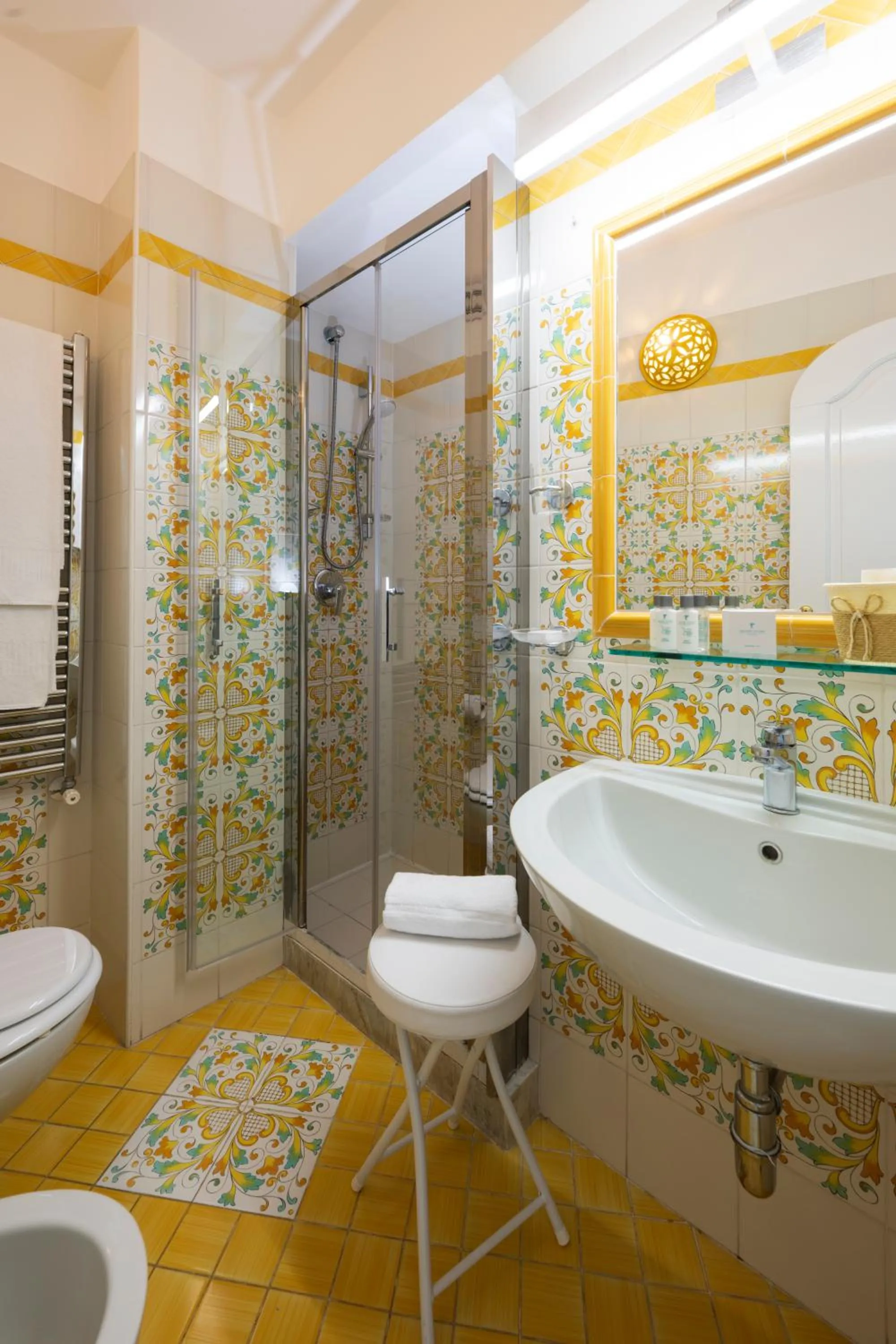 Shower in Palazzo Talamo