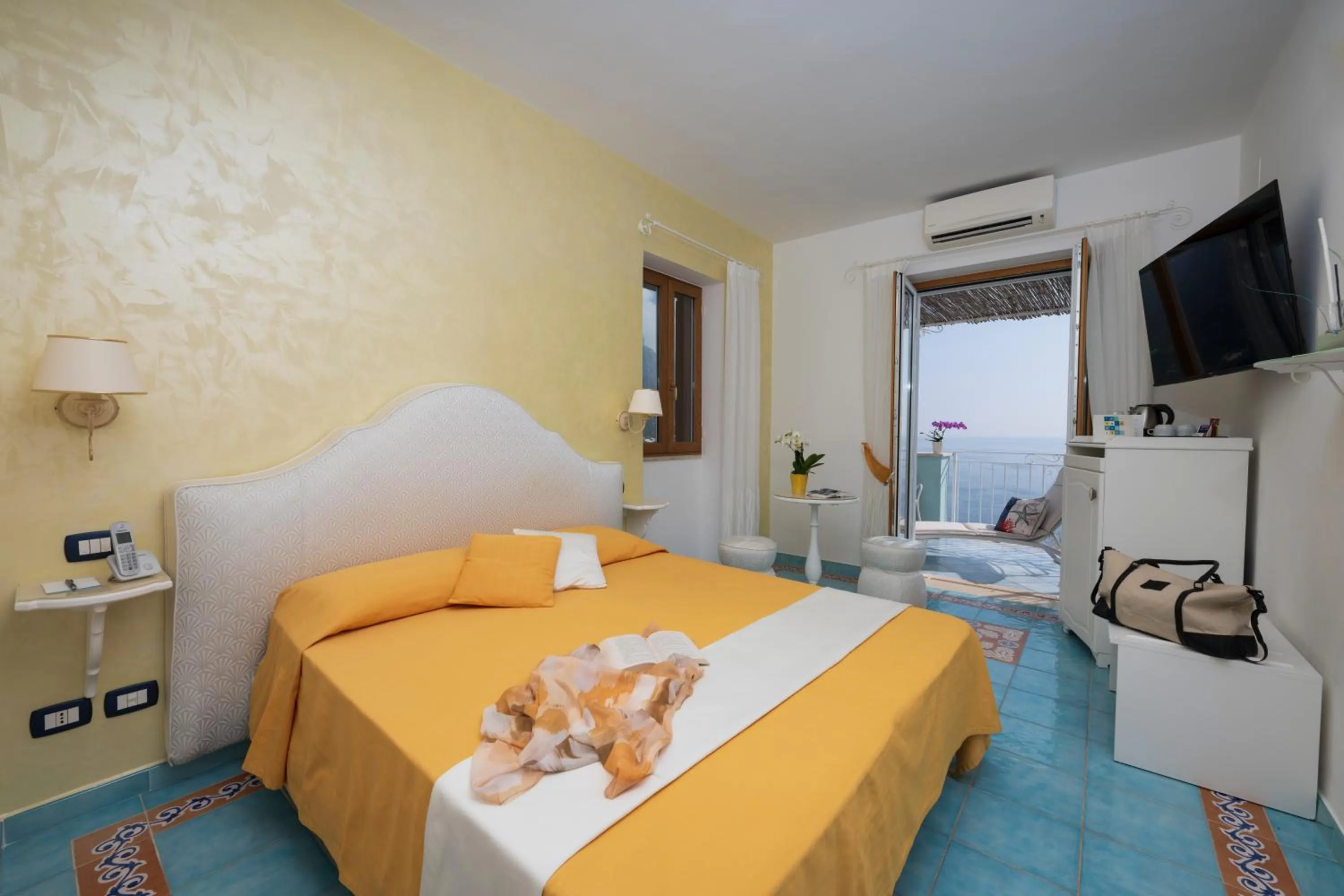 Photo of the whole room, Bed in Palazzo Talamo