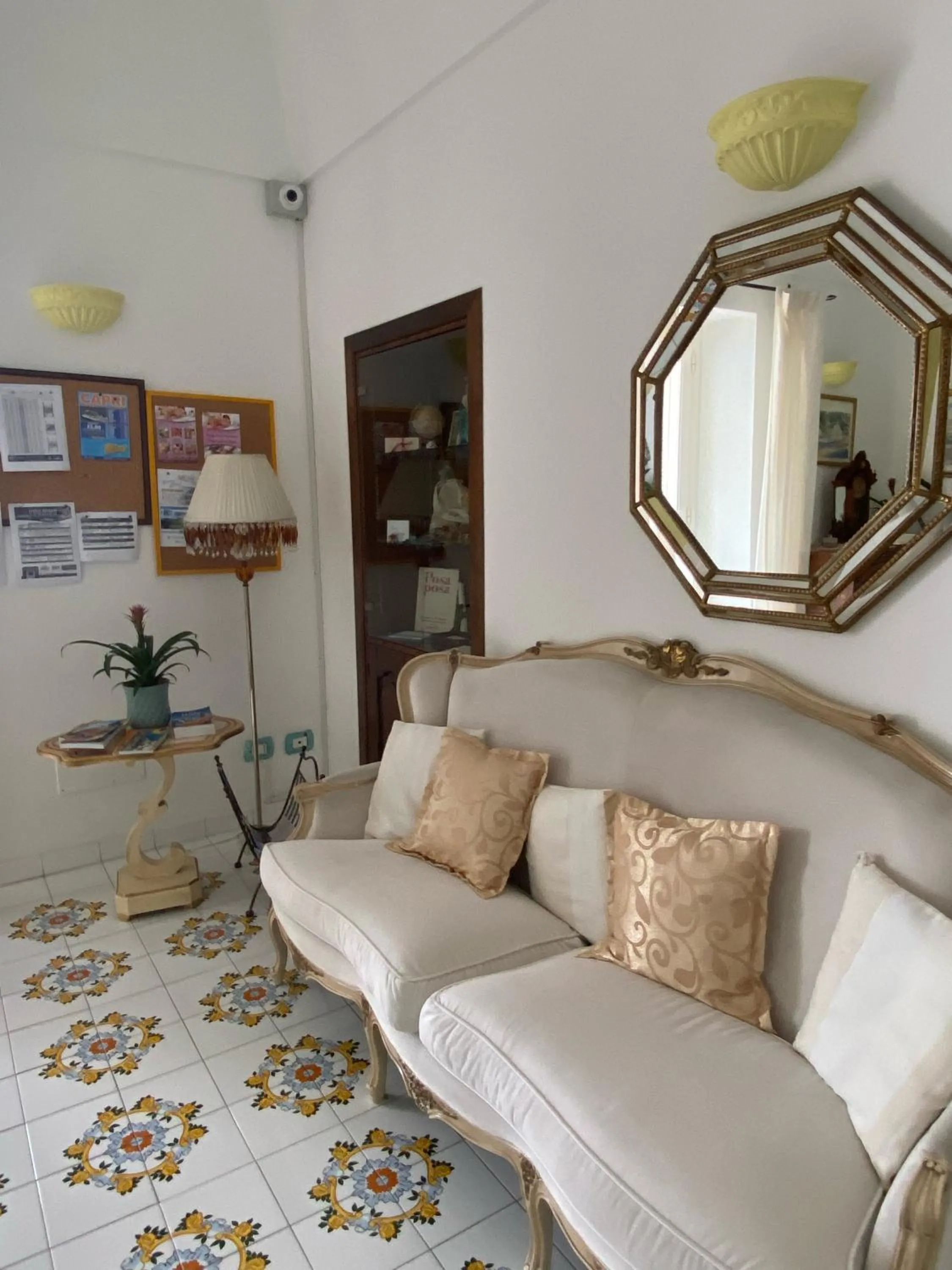 Seating area in Palazzo Talamo