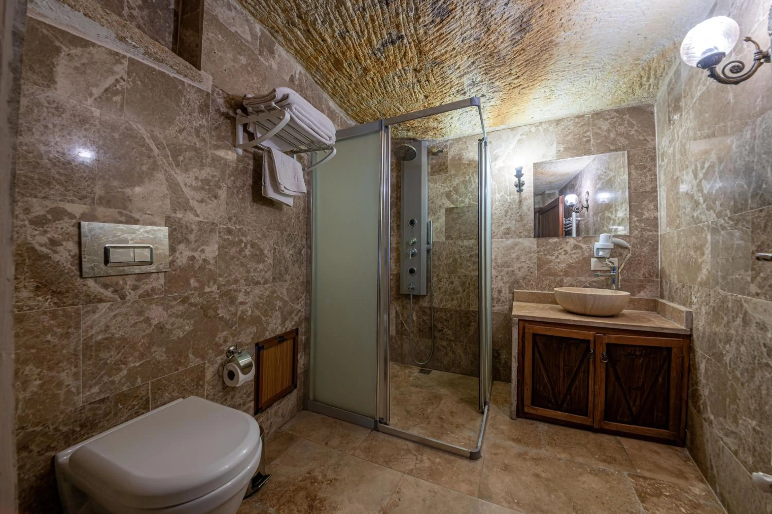 Shower in Kapalos Cave Hotel