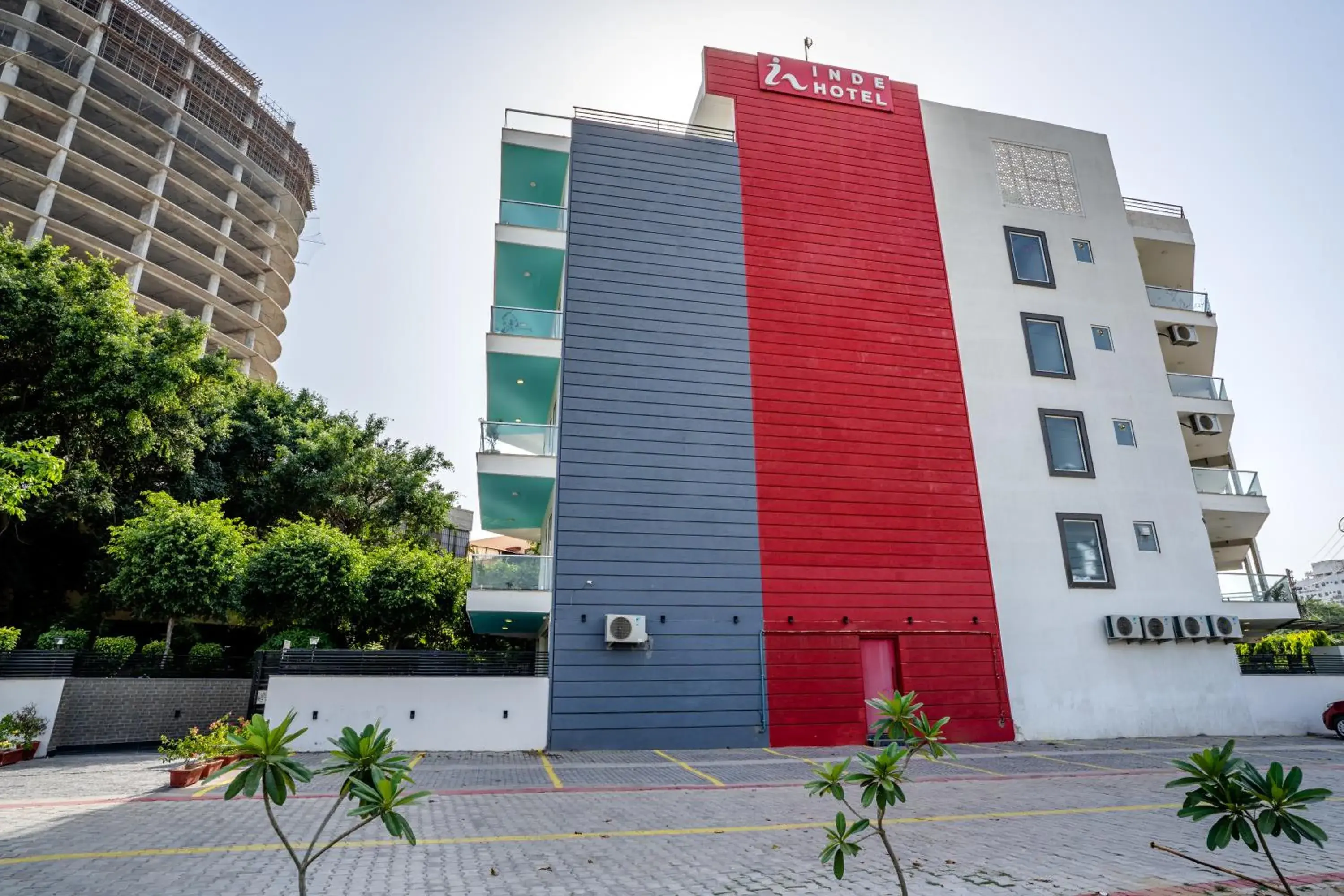 Property building in Inde Hotel Golf Course Extension, Gurgaon Property building in Inde Hotel Golf Course Extension, Gurgaon