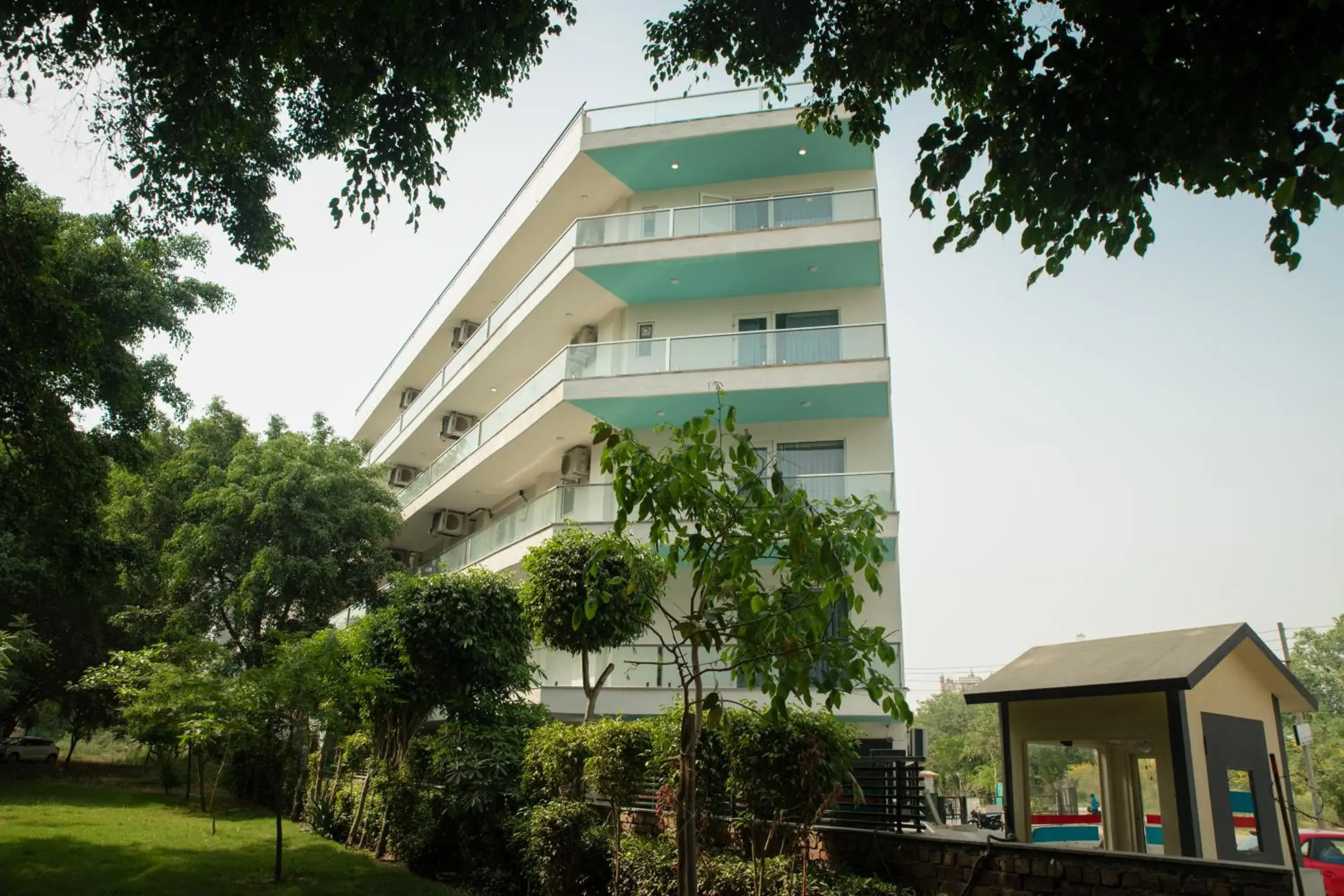 Property building in Inde Hotel Golf Course Extension, Gurgaon Property building in Inde Hotel Golf Course Extension, Gurgaon
