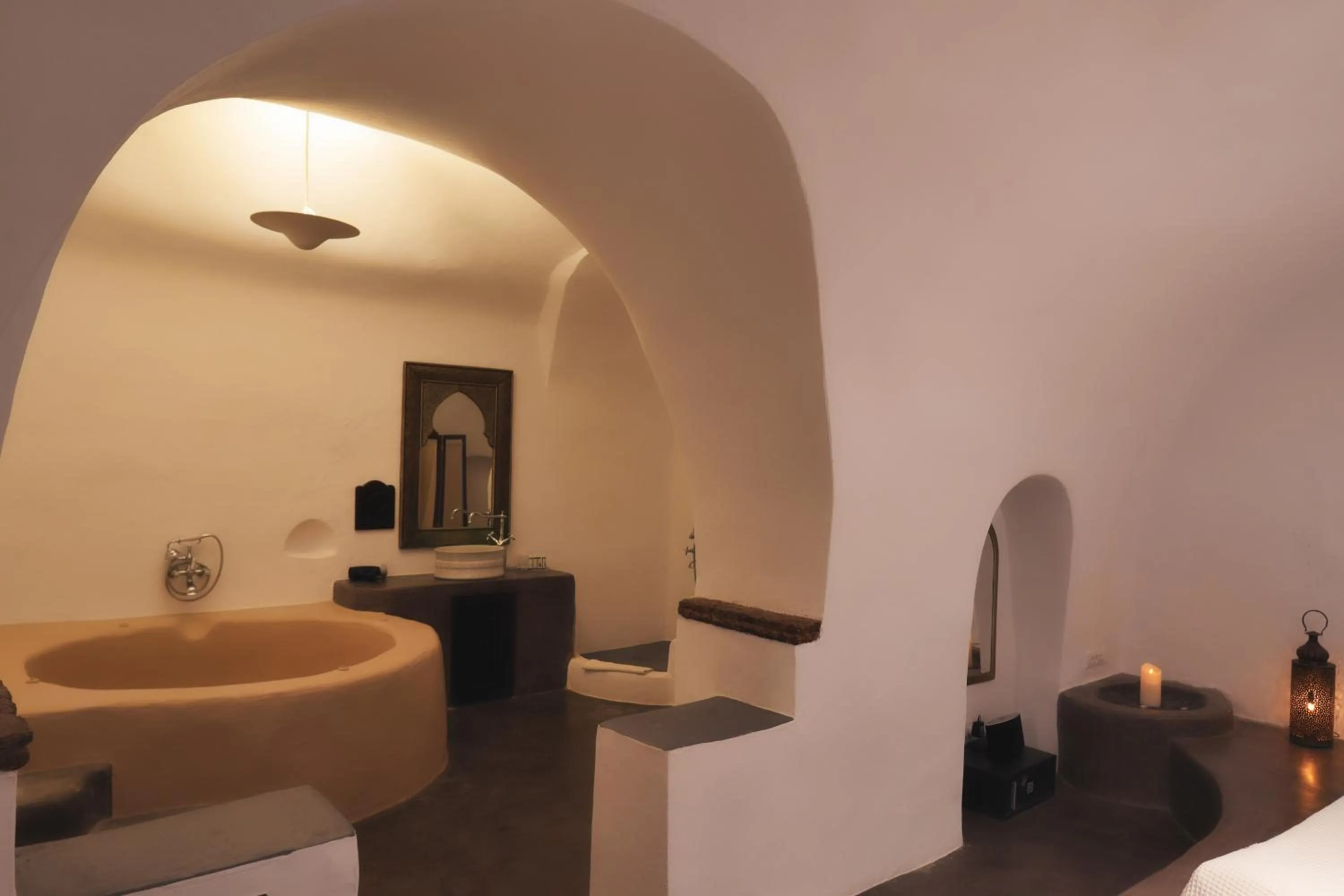 Public Bath in Santorini Heritage Villas