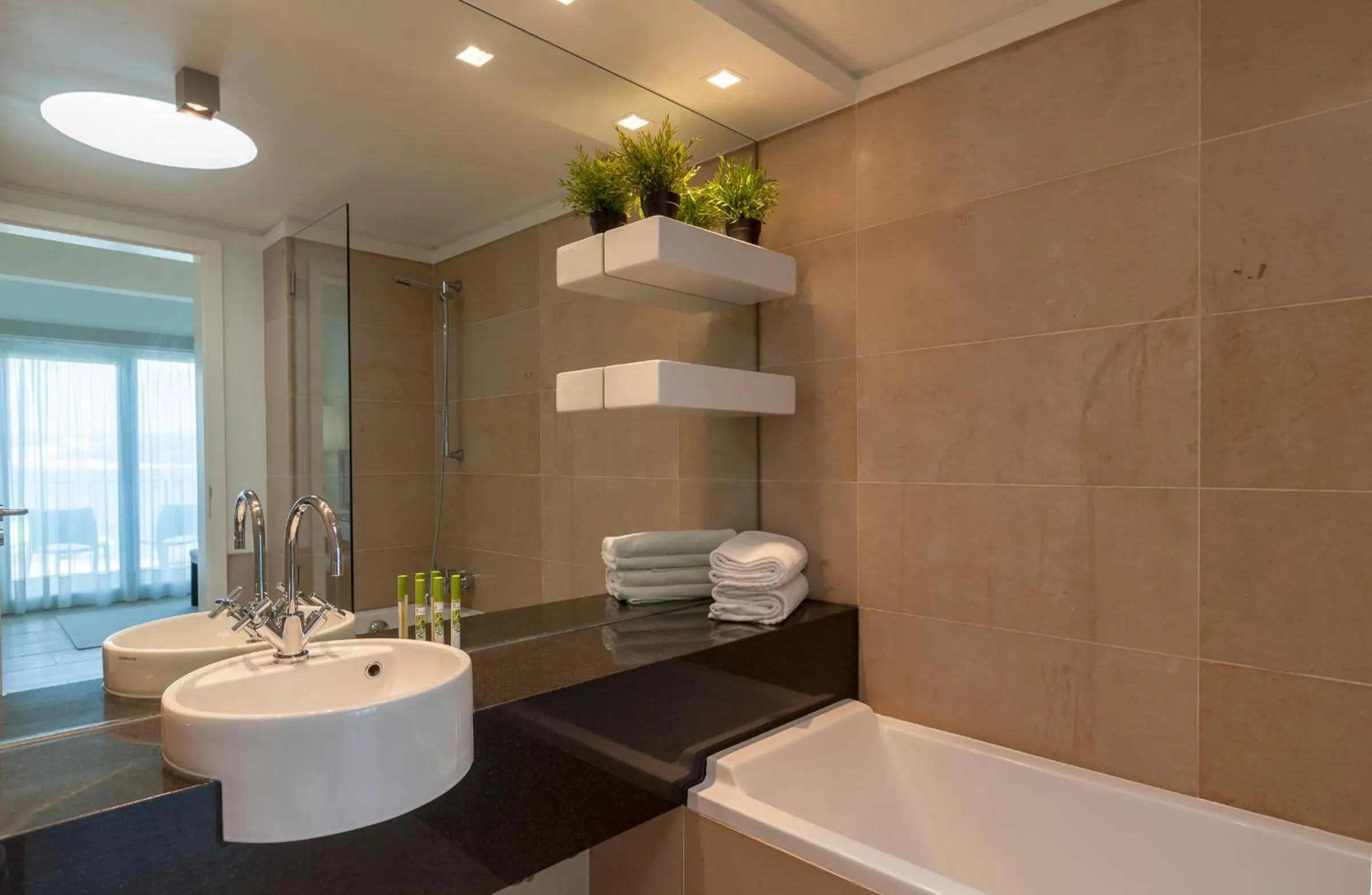 Shower in Troia Residence by The Editory - Apartamentos Marina