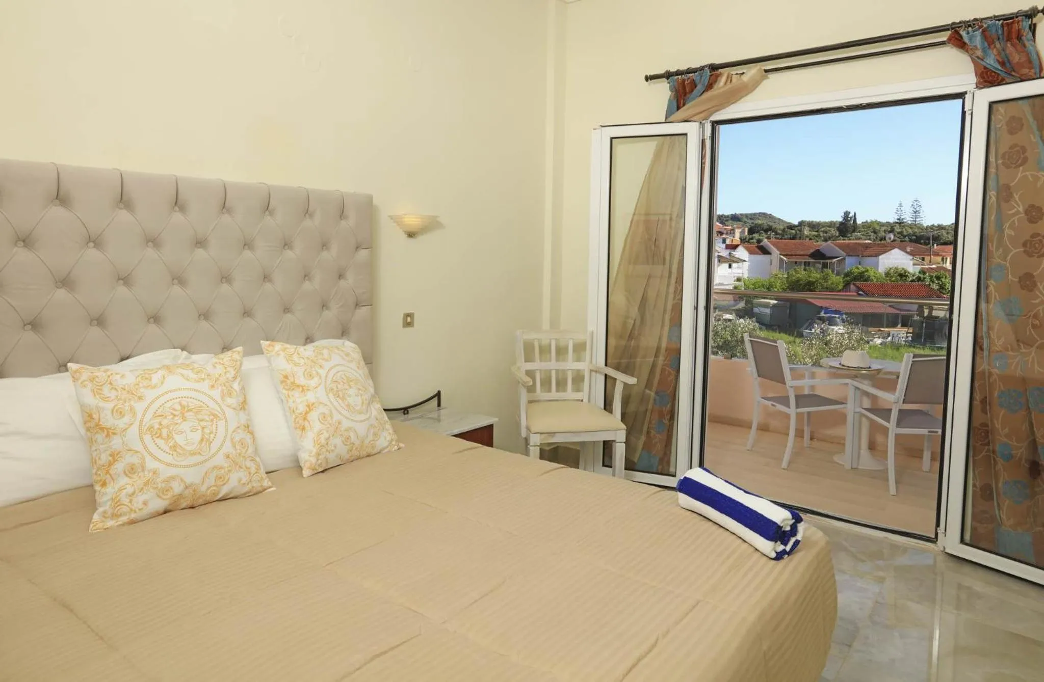 Bed in Cavomarina Beach- Adults Only