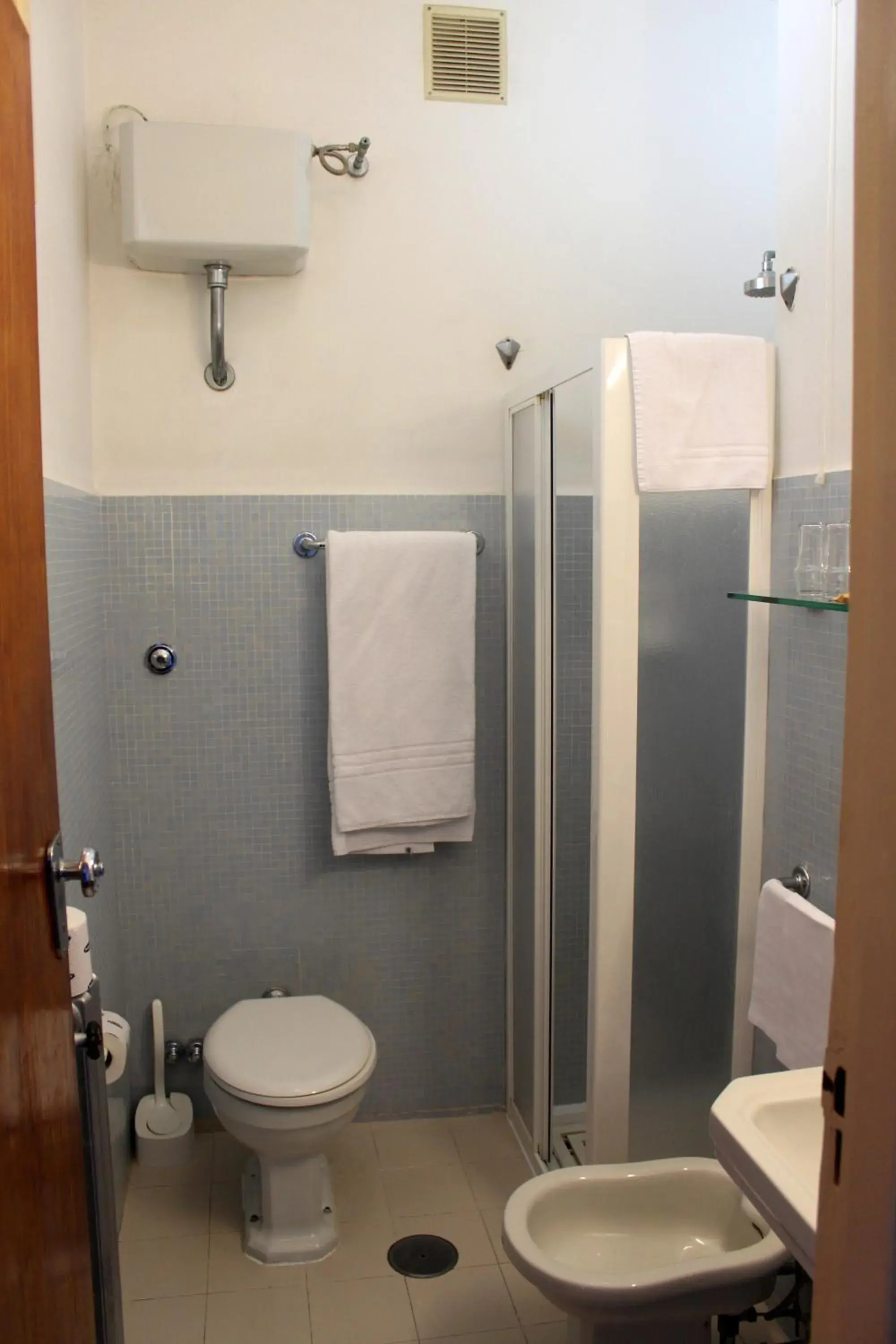 Bathroom in Hotel Mediterran