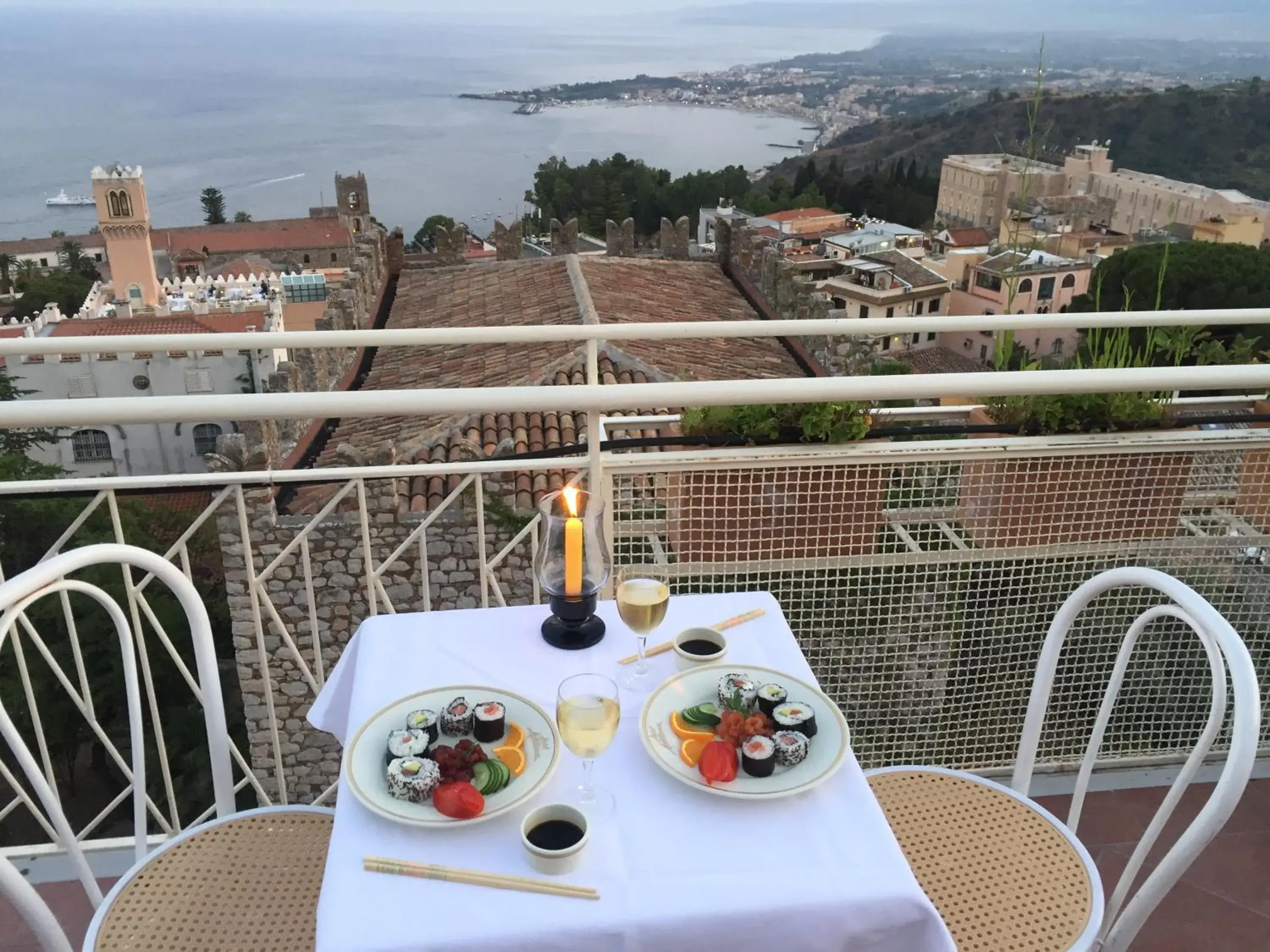 Restaurant/places to eat in Hotel Mediterran