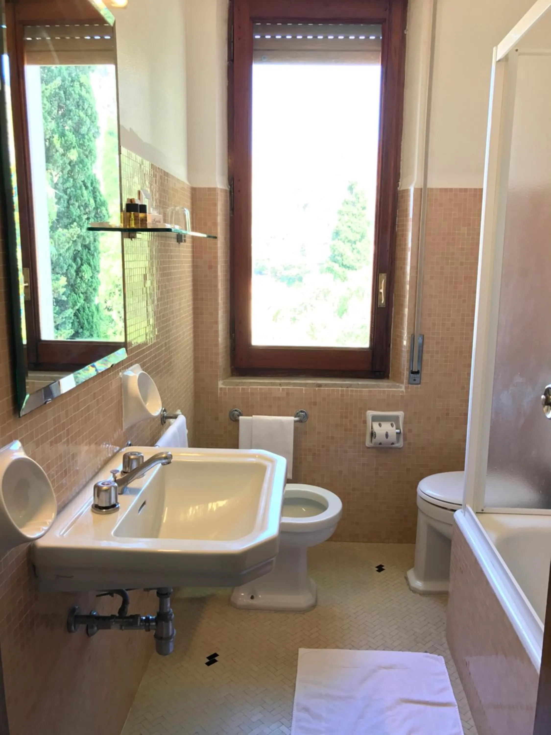 Bathroom in Hotel Mediterranée