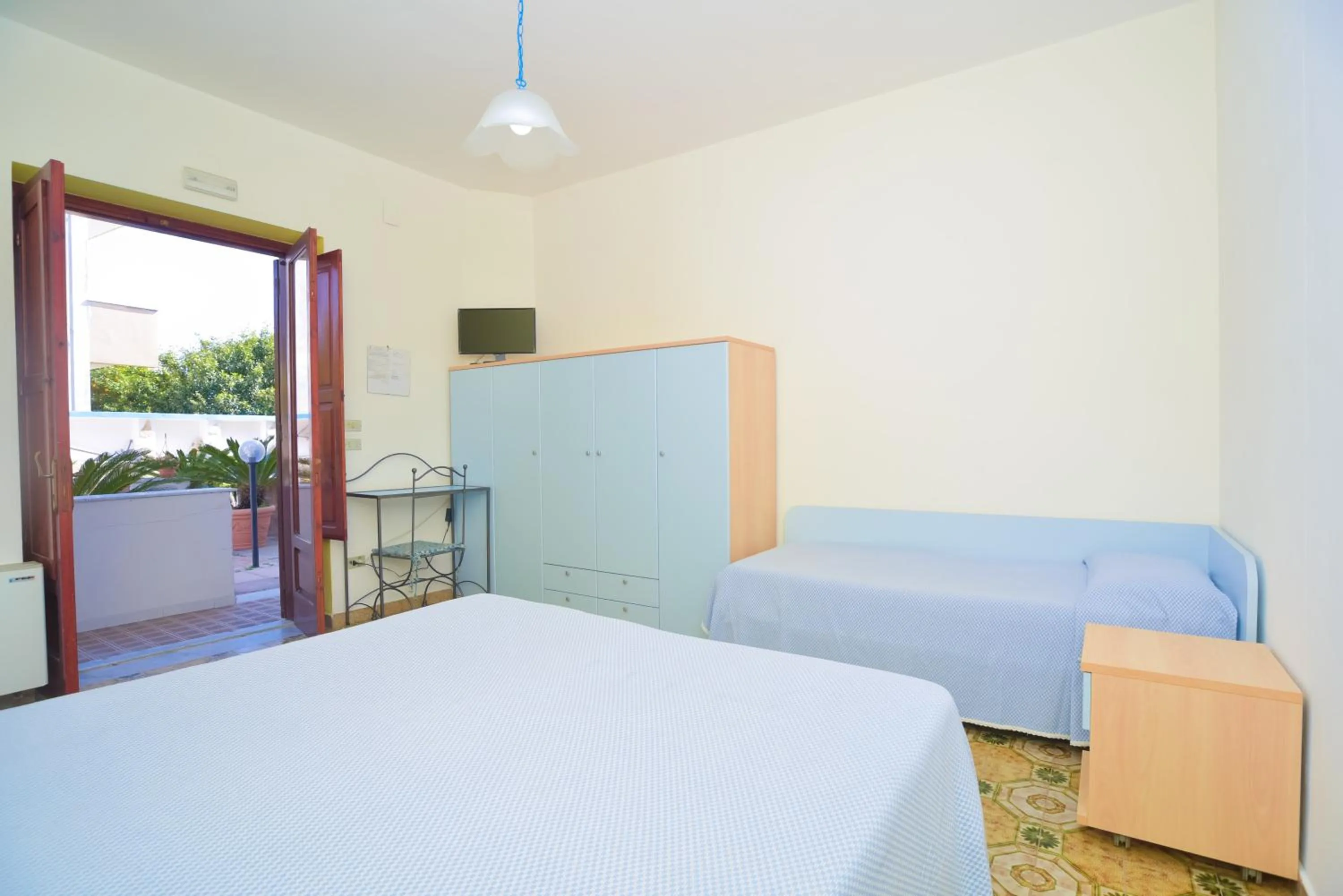 Photo of the whole room, Bed in Hotel Celeste