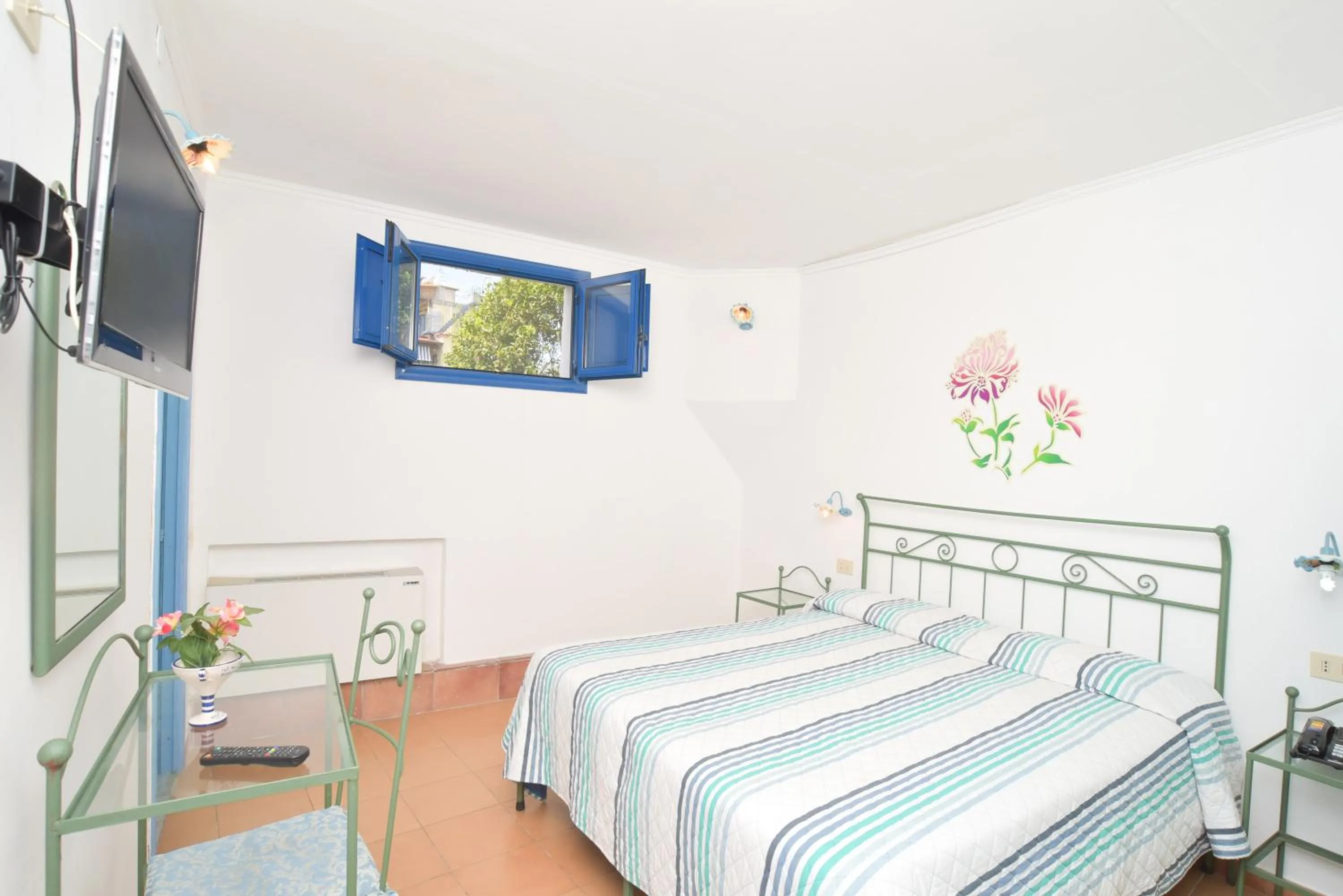 Bed in Hotel Celeste