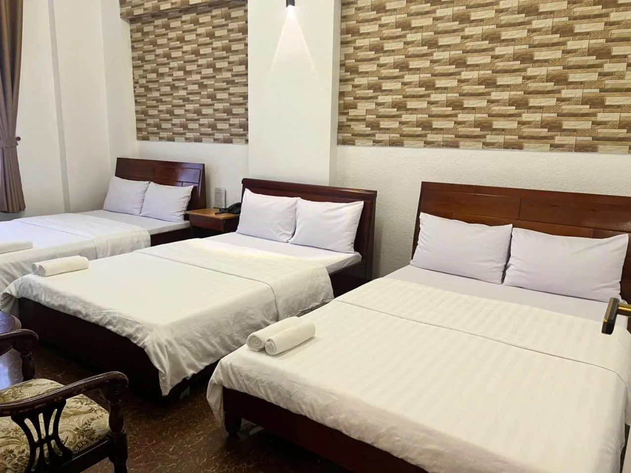 Bed in HOÀNG DIỆU DALAT