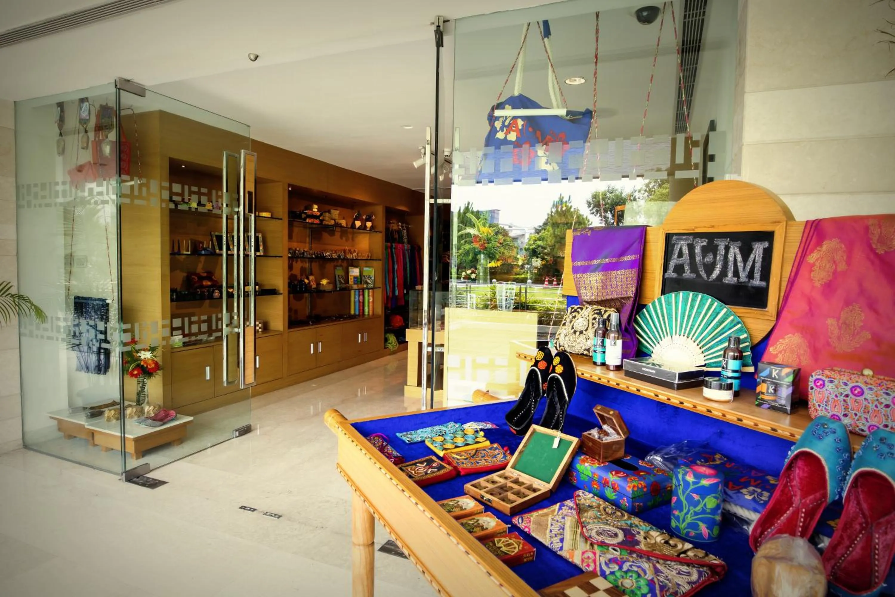 On-site shops in The Lalit Chandigarh