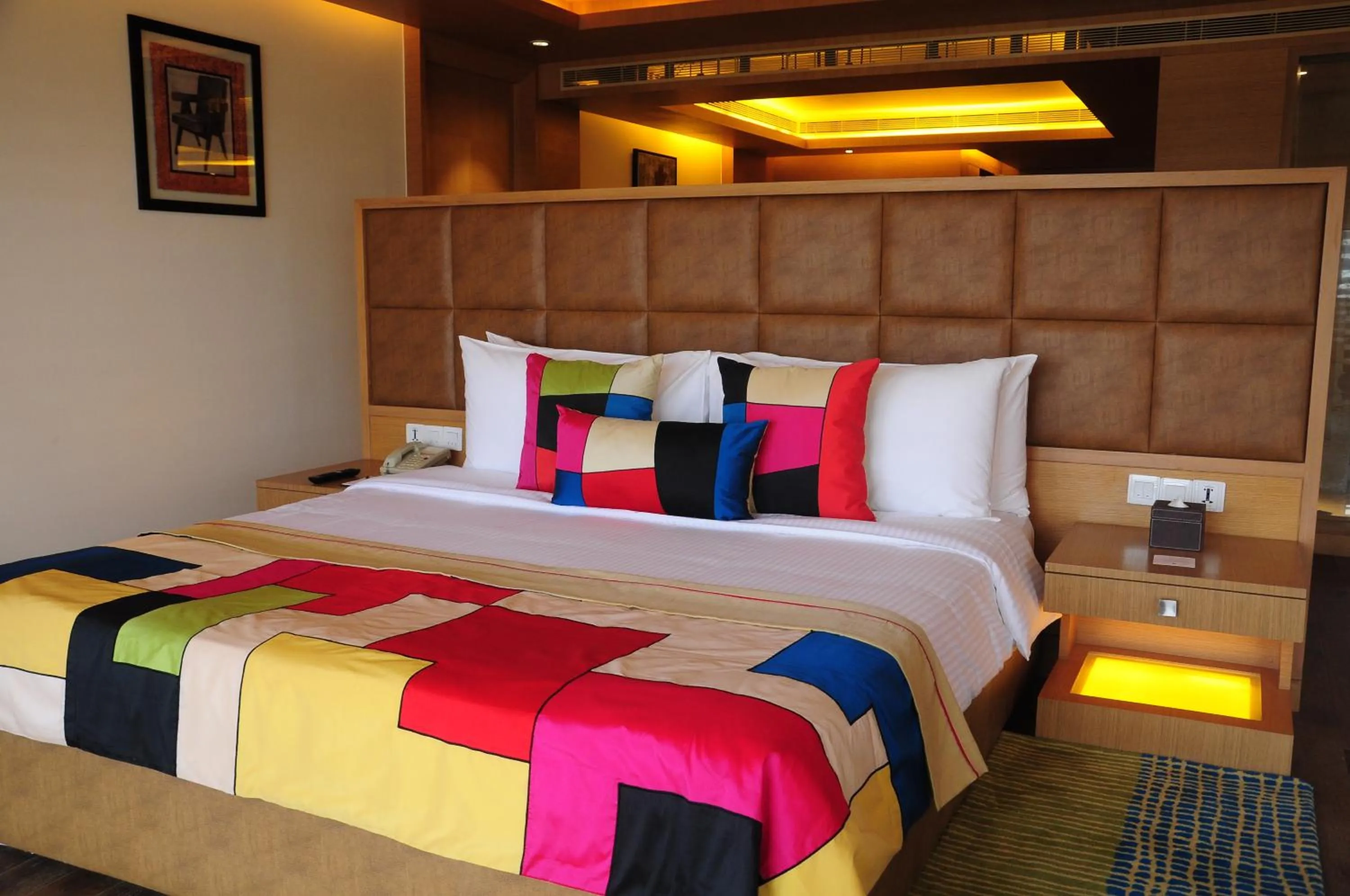 Bed in The Lalit Chandigarh